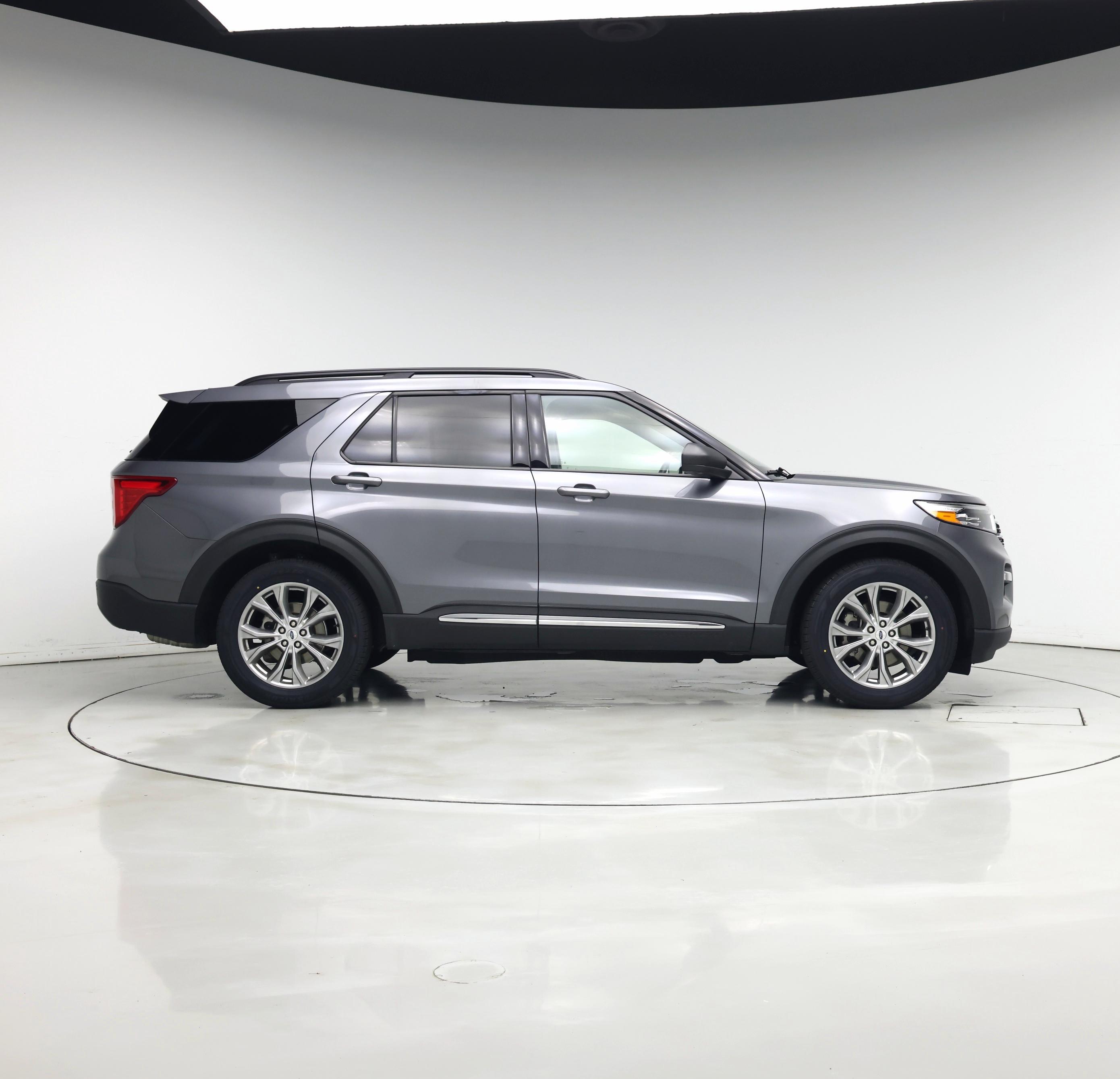 Thumbnail: 2022 Ford Explorer - 7