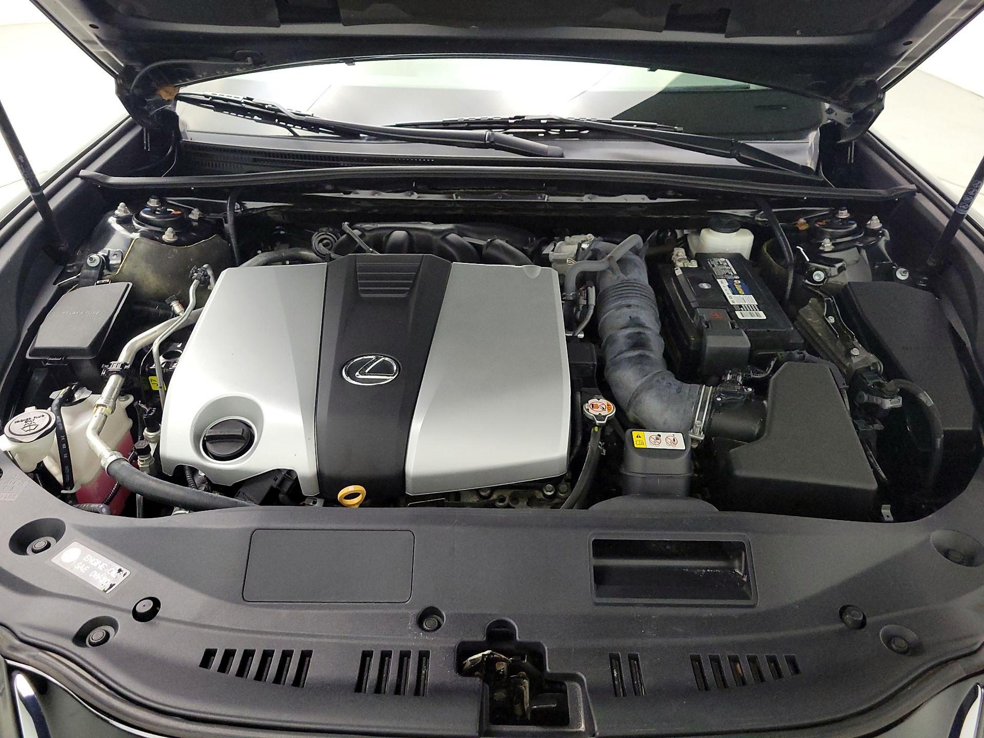 Thumbnail: 2019 Lexus ES - 20