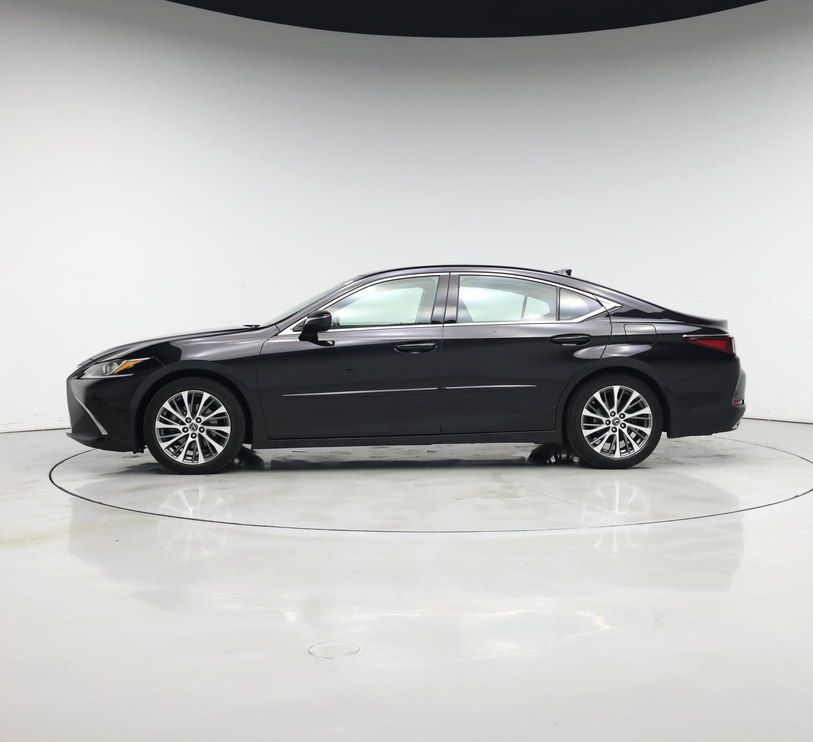 Thumbnail: 2019 Lexus ES - 3