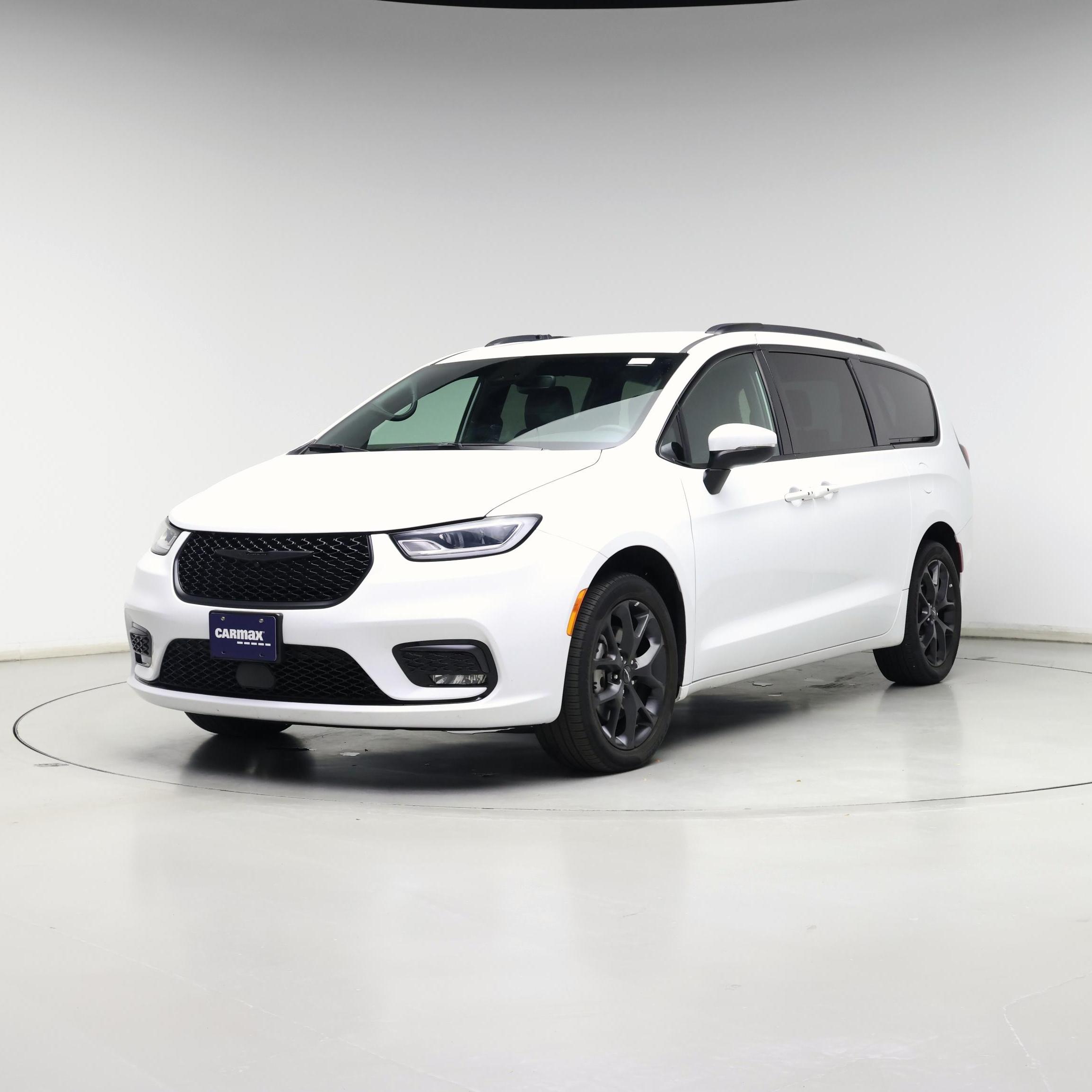 Thumbnail: 2023 Chrysler Pacifica - 4