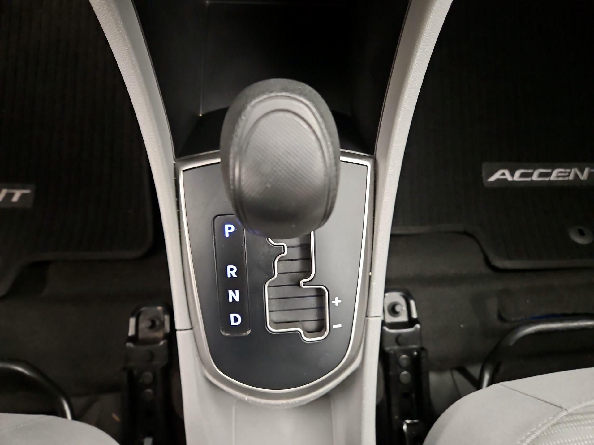 Thumbnail: 2015 Hyundai Accent - 16