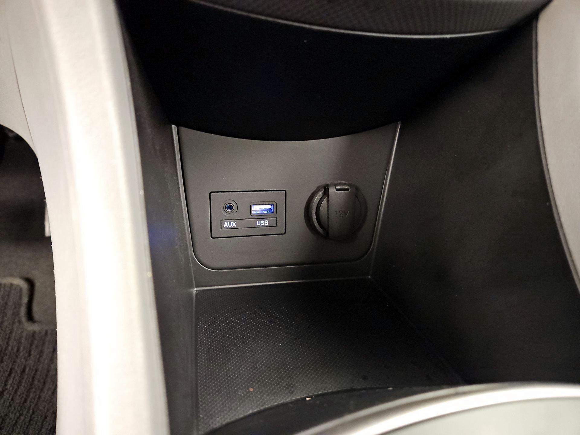 Thumbnail: 2015 Hyundai Accent - 17