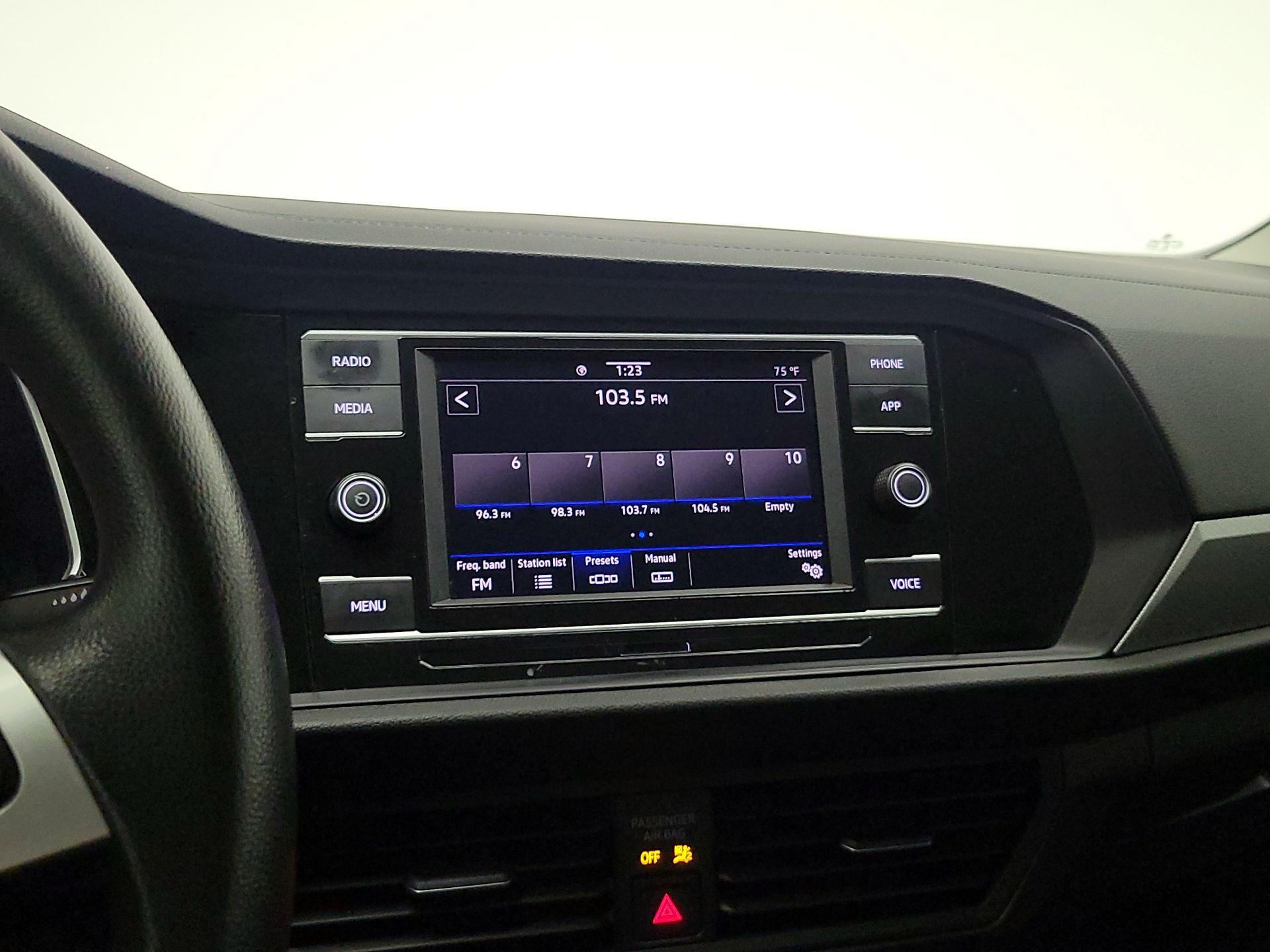 Thumbnail: 2021 Volkswagen Jetta - 15