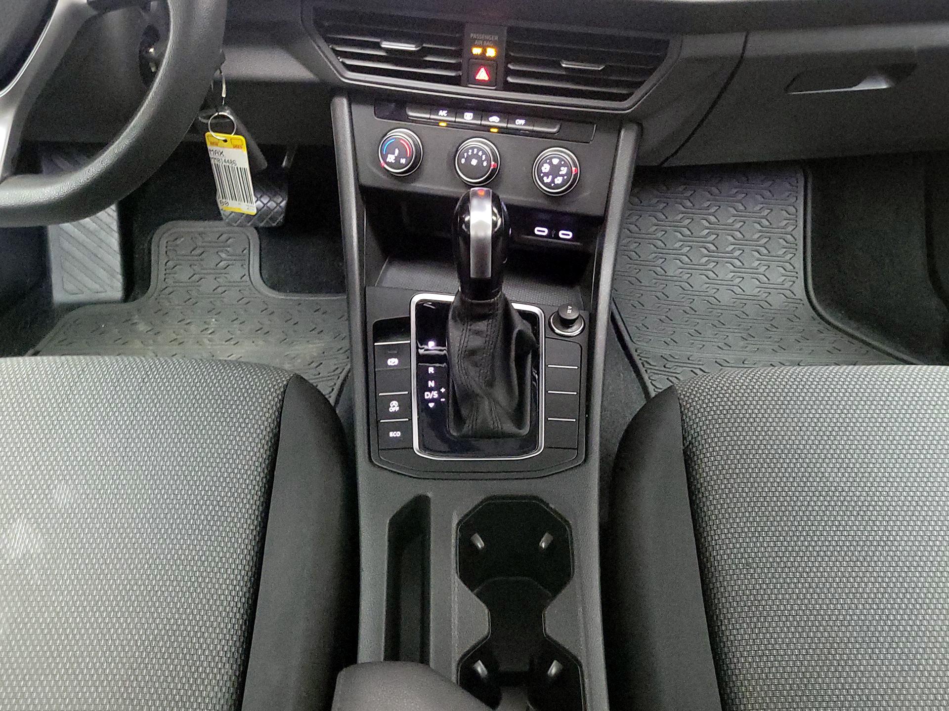 Thumbnail: 2021 Volkswagen Jetta - 17