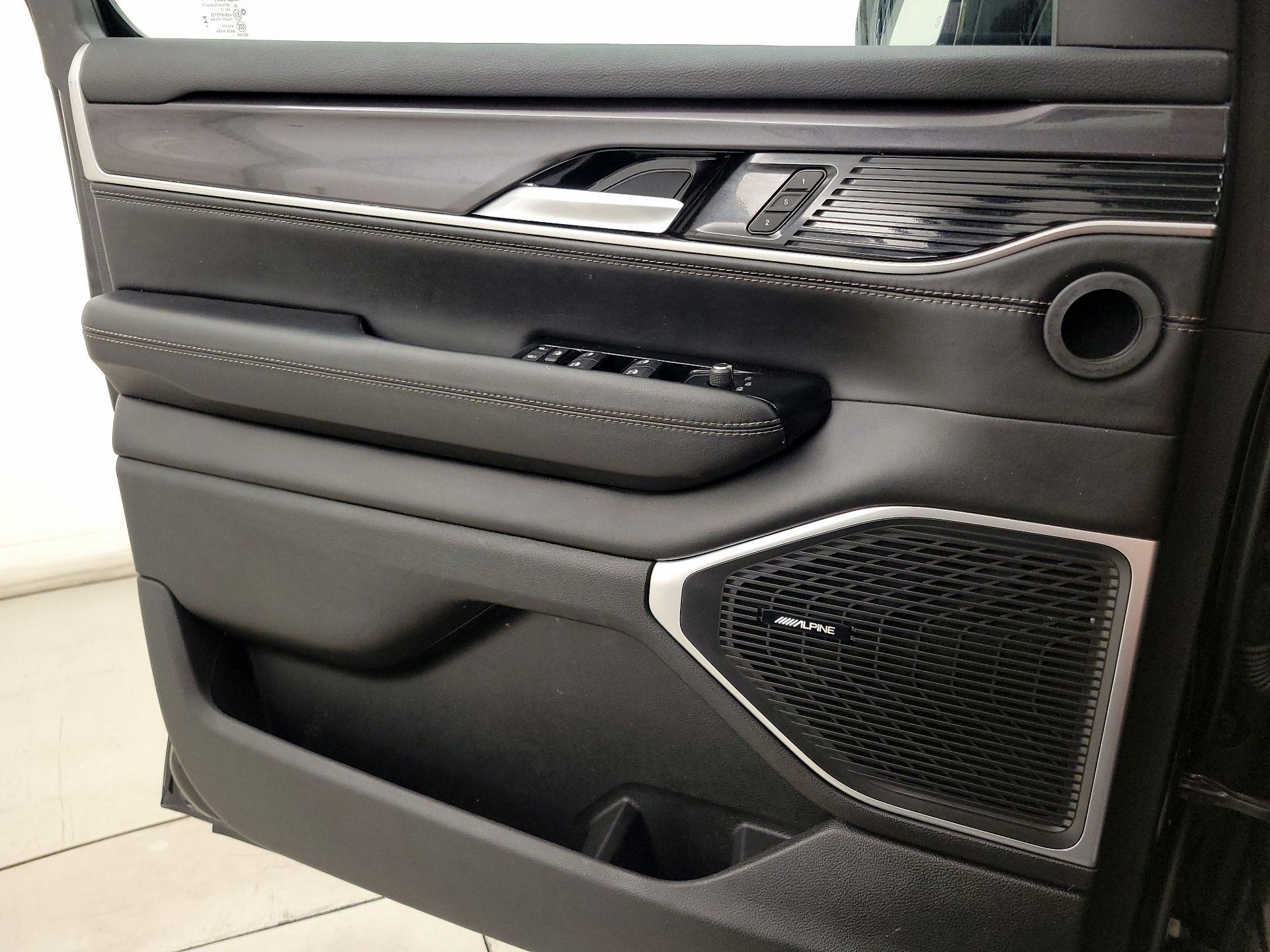 Thumbnail: 2023 Jeep Wagoneer - 12