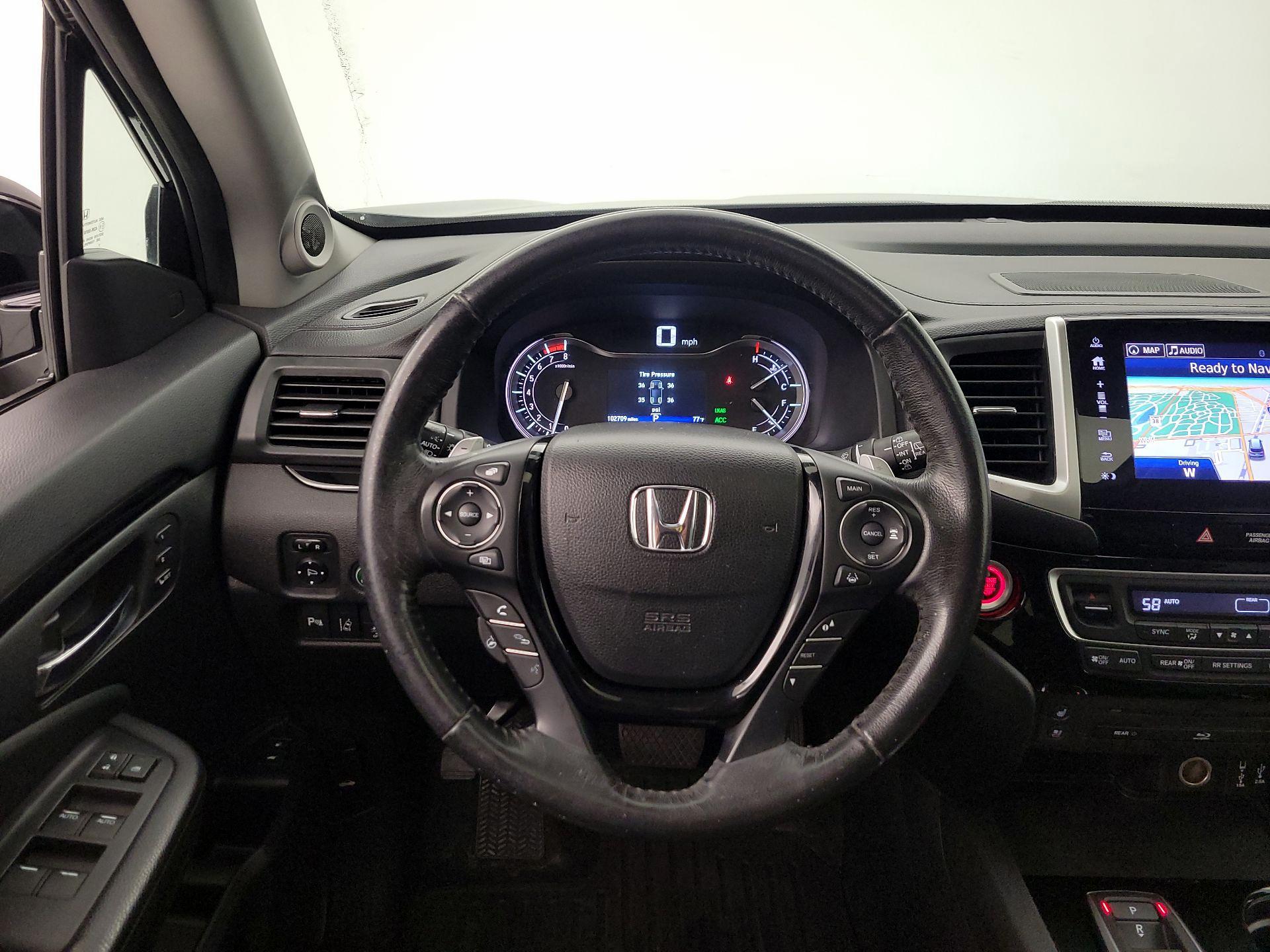 Thumbnail: 2017 Honda Pilot - 10