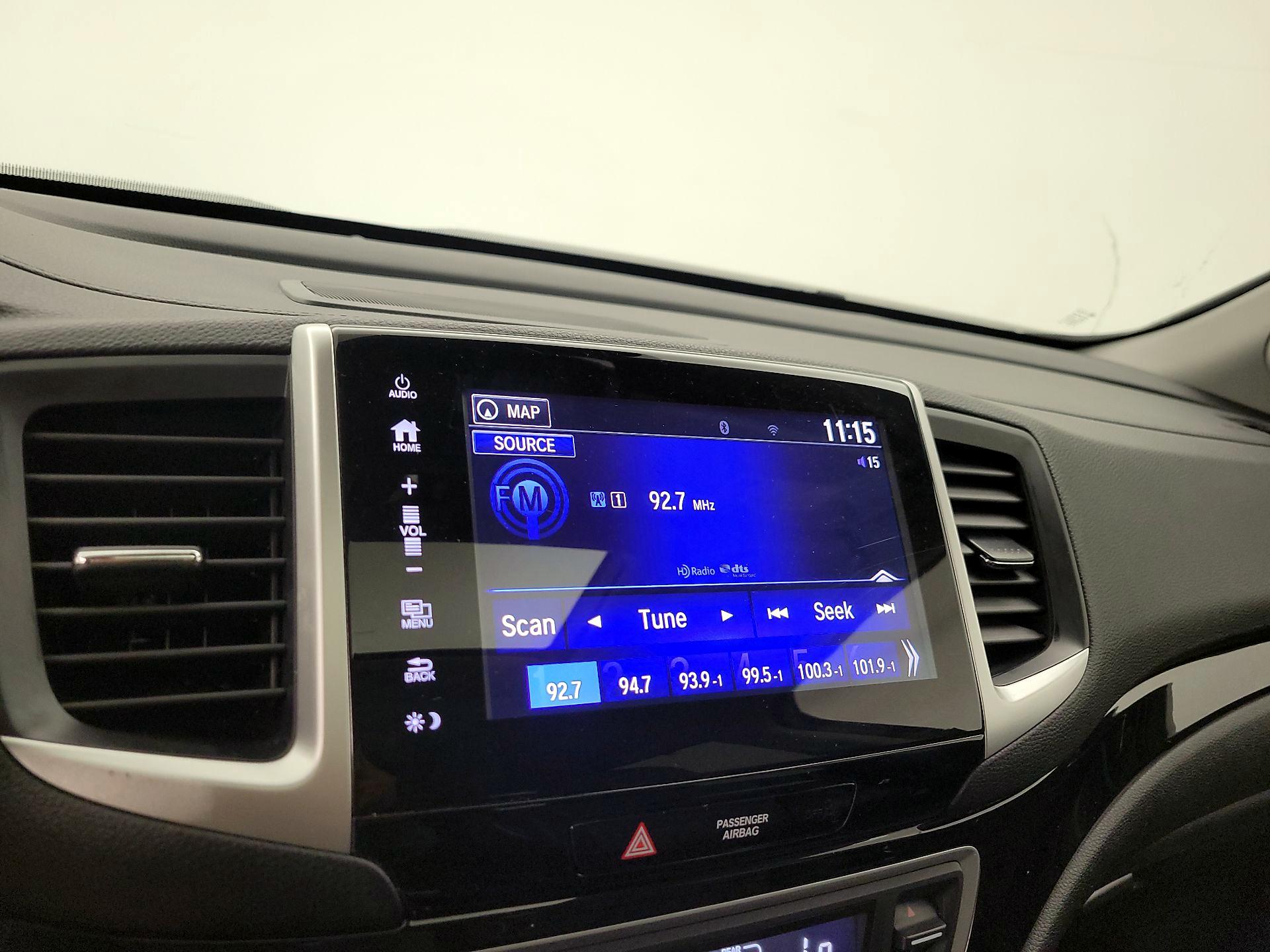 Thumbnail: 2017 Honda Pilot - 16