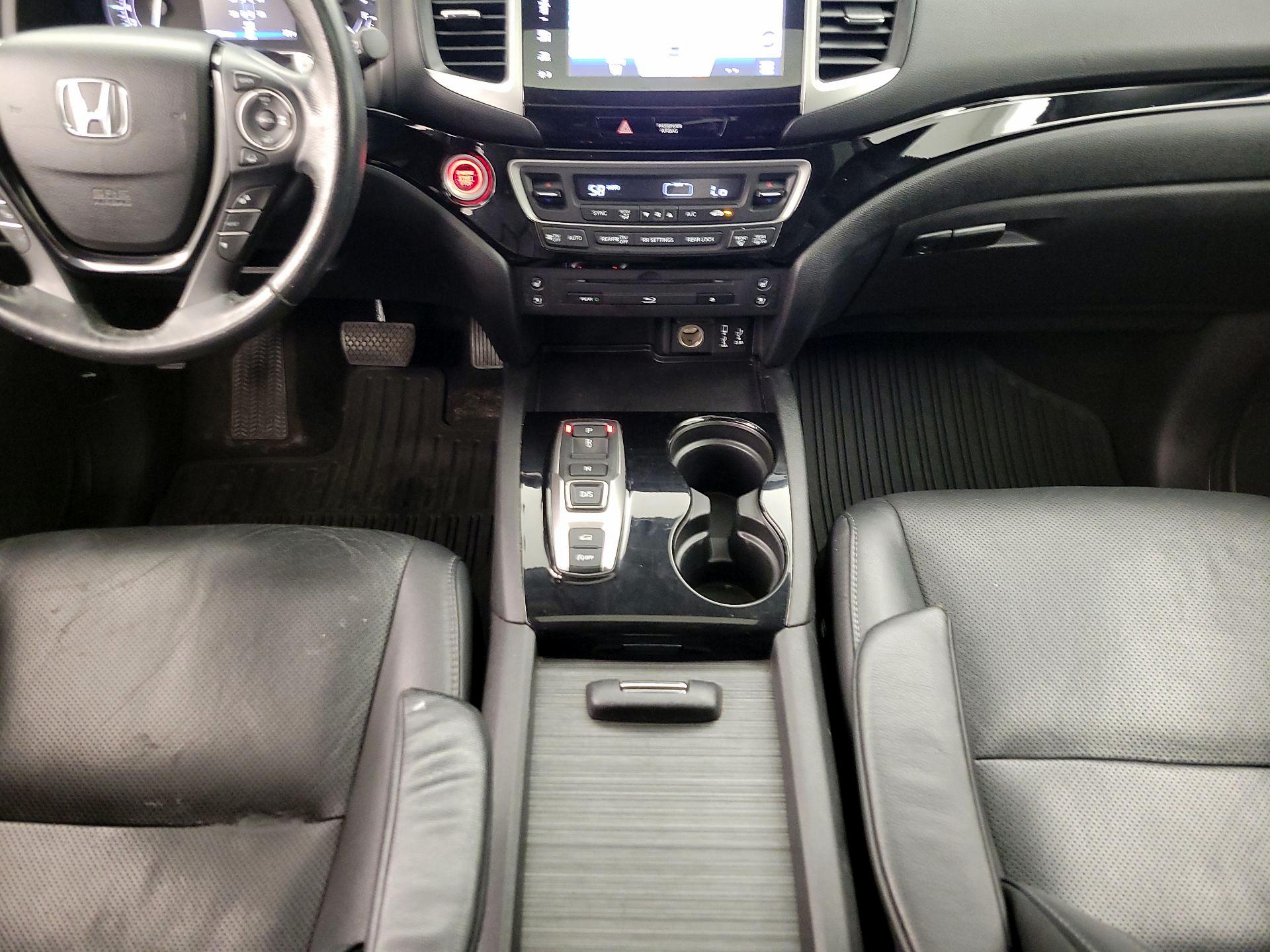 Thumbnail: 2017 Honda Pilot - 18