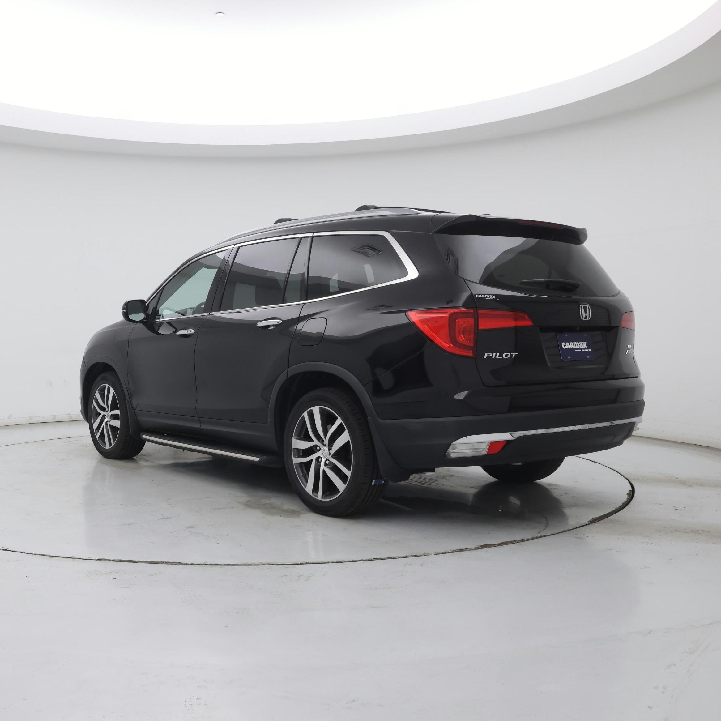 Thumbnail: 2017 Honda Pilot - 2