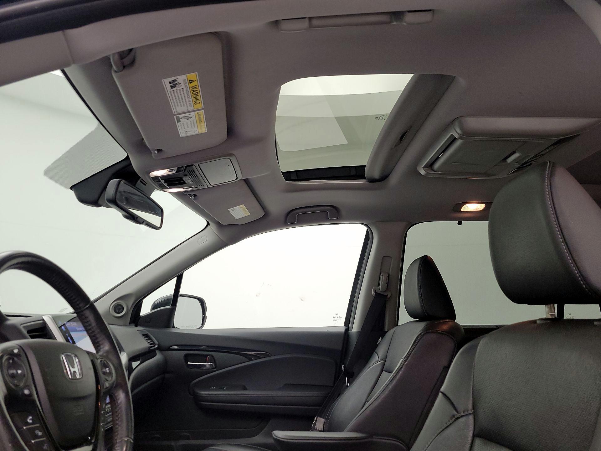Thumbnail: 2017 Honda Pilot - 20