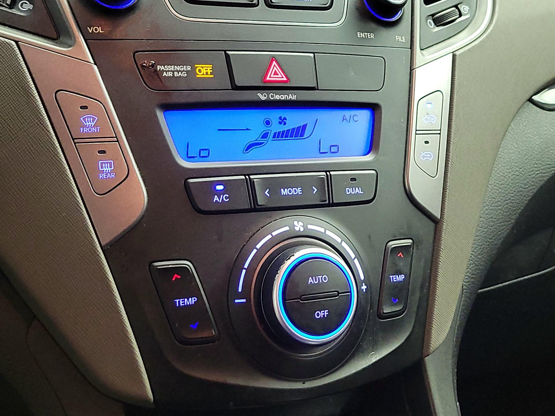 Thumbnail: 2014 Hyundai Santa Fe - 16