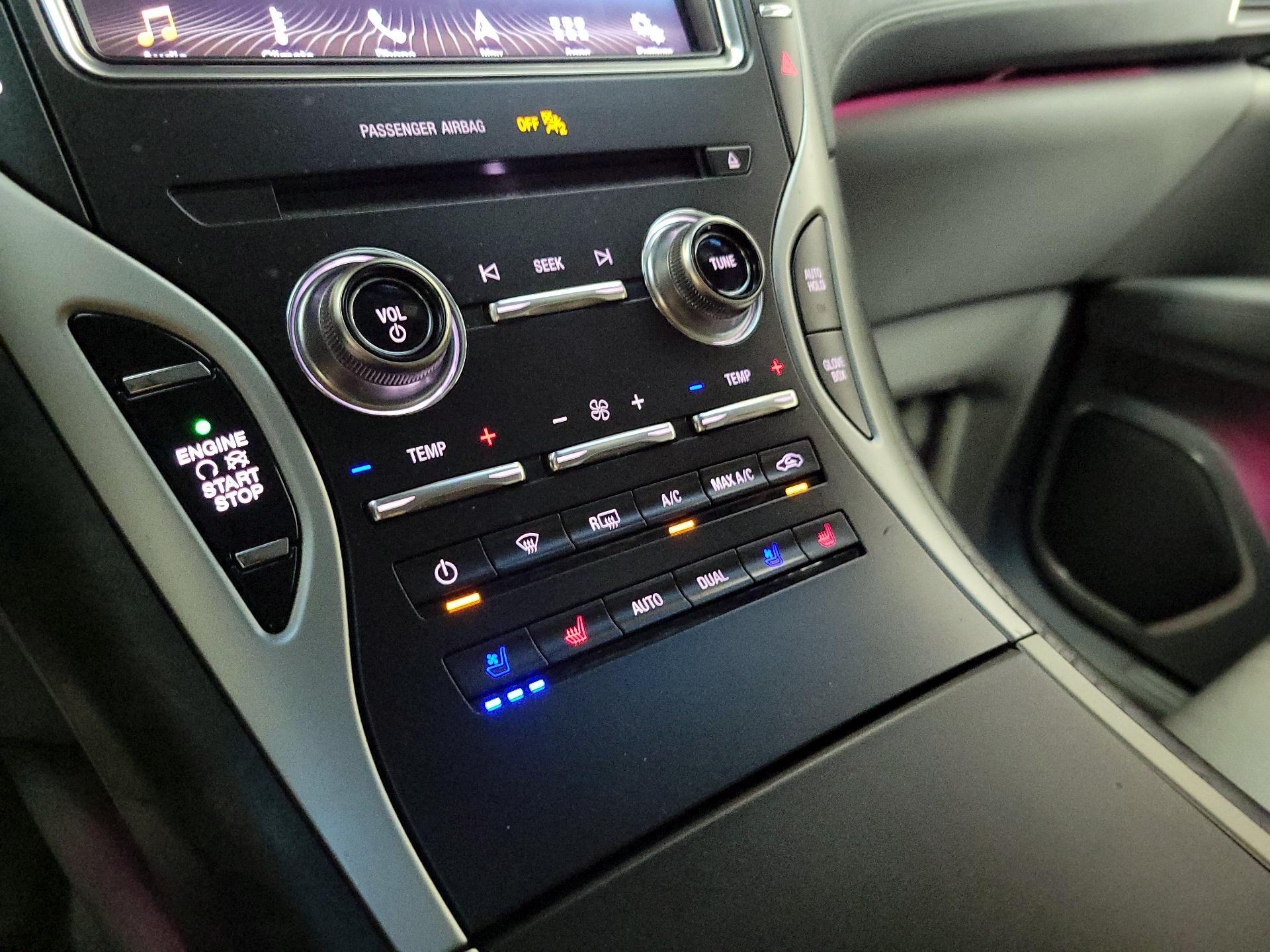 Thumbnail: 2019 Lincoln Nautilus - 17
