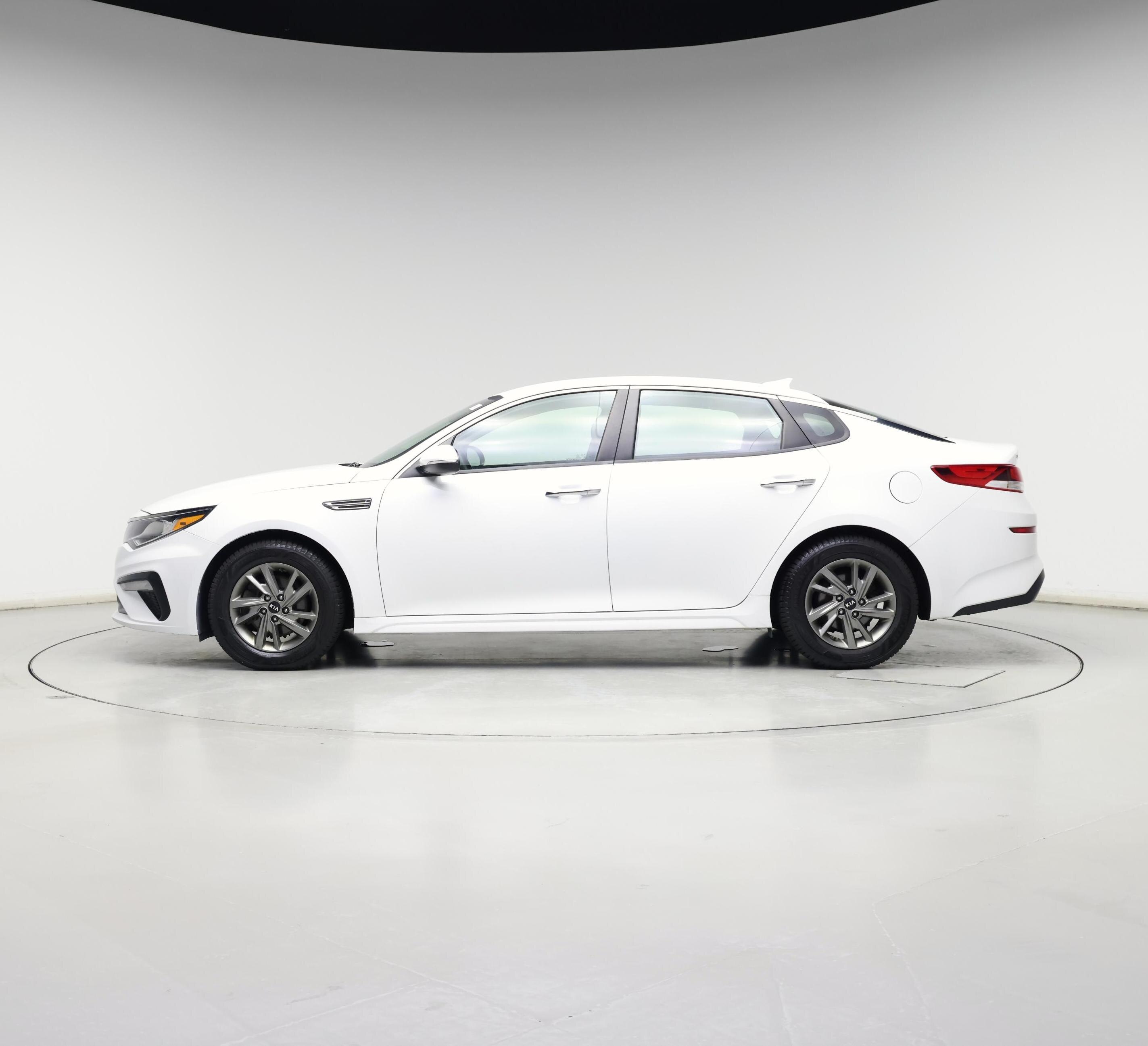 Thumbnail: 2019 Kia Optima - 3