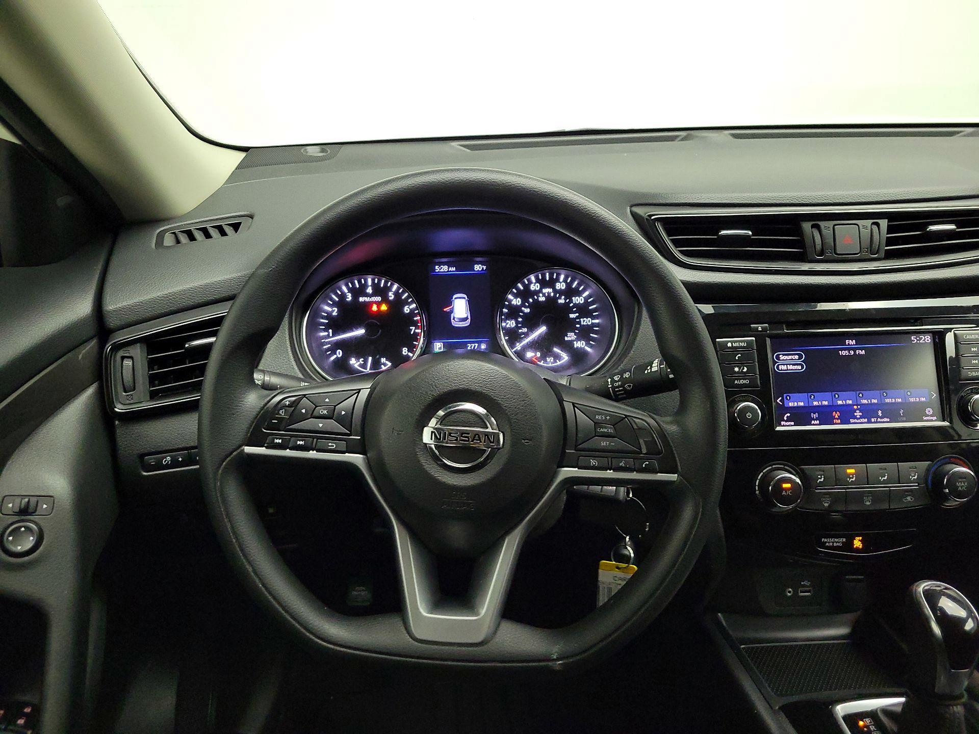 Thumbnail: 2019 Nissan Rogue - 10