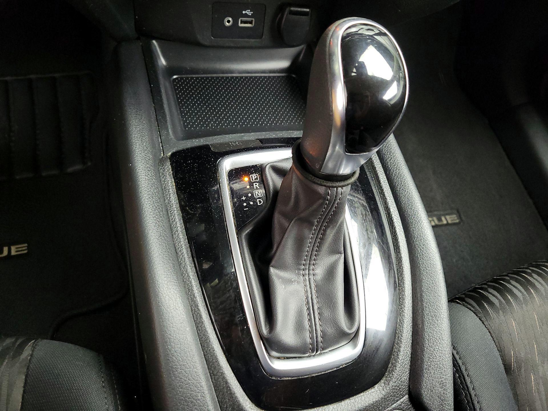 Thumbnail: 2019 Nissan Rogue - 17