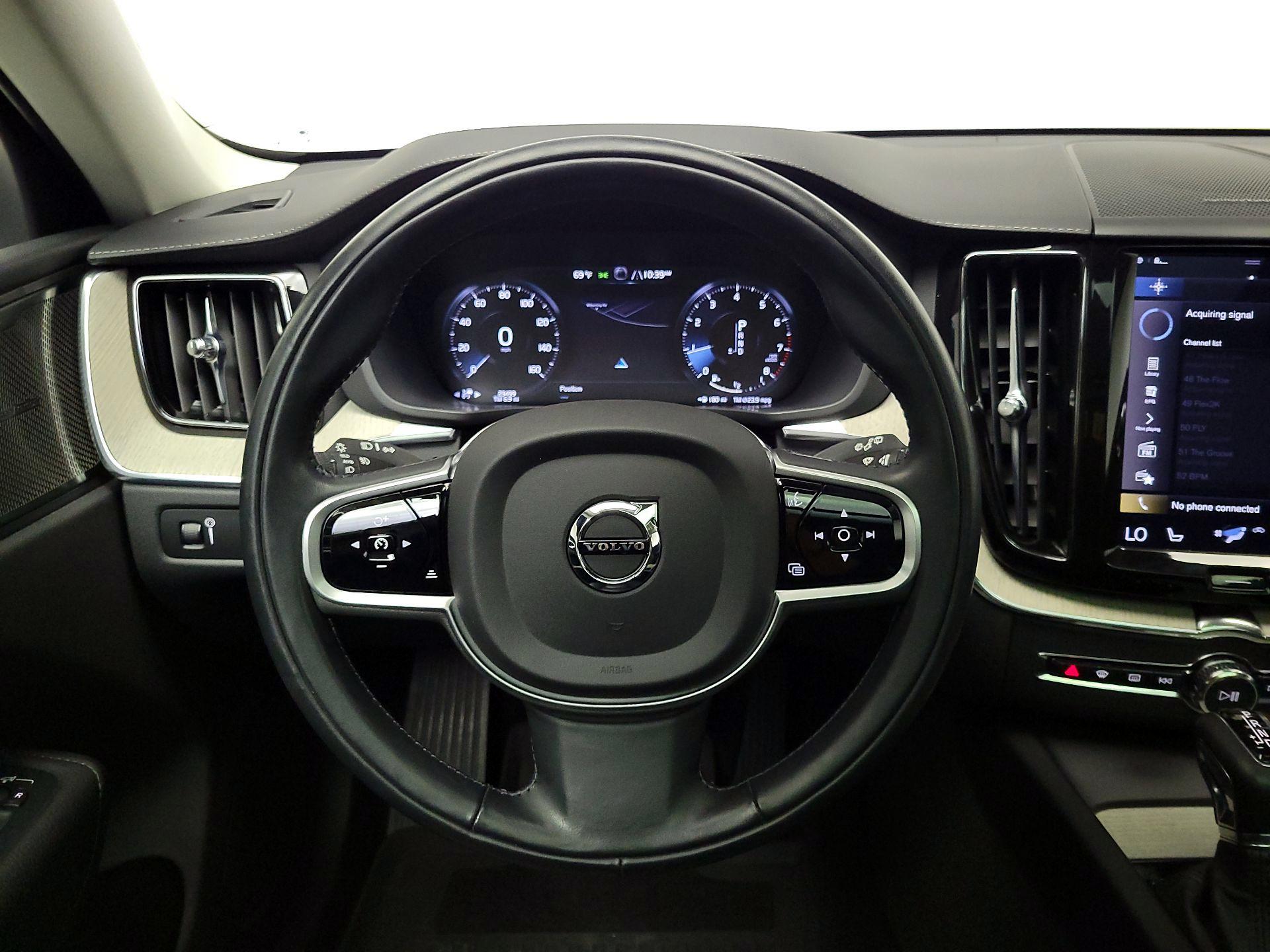 Thumbnail: 2020 Volvo XC60 - 10