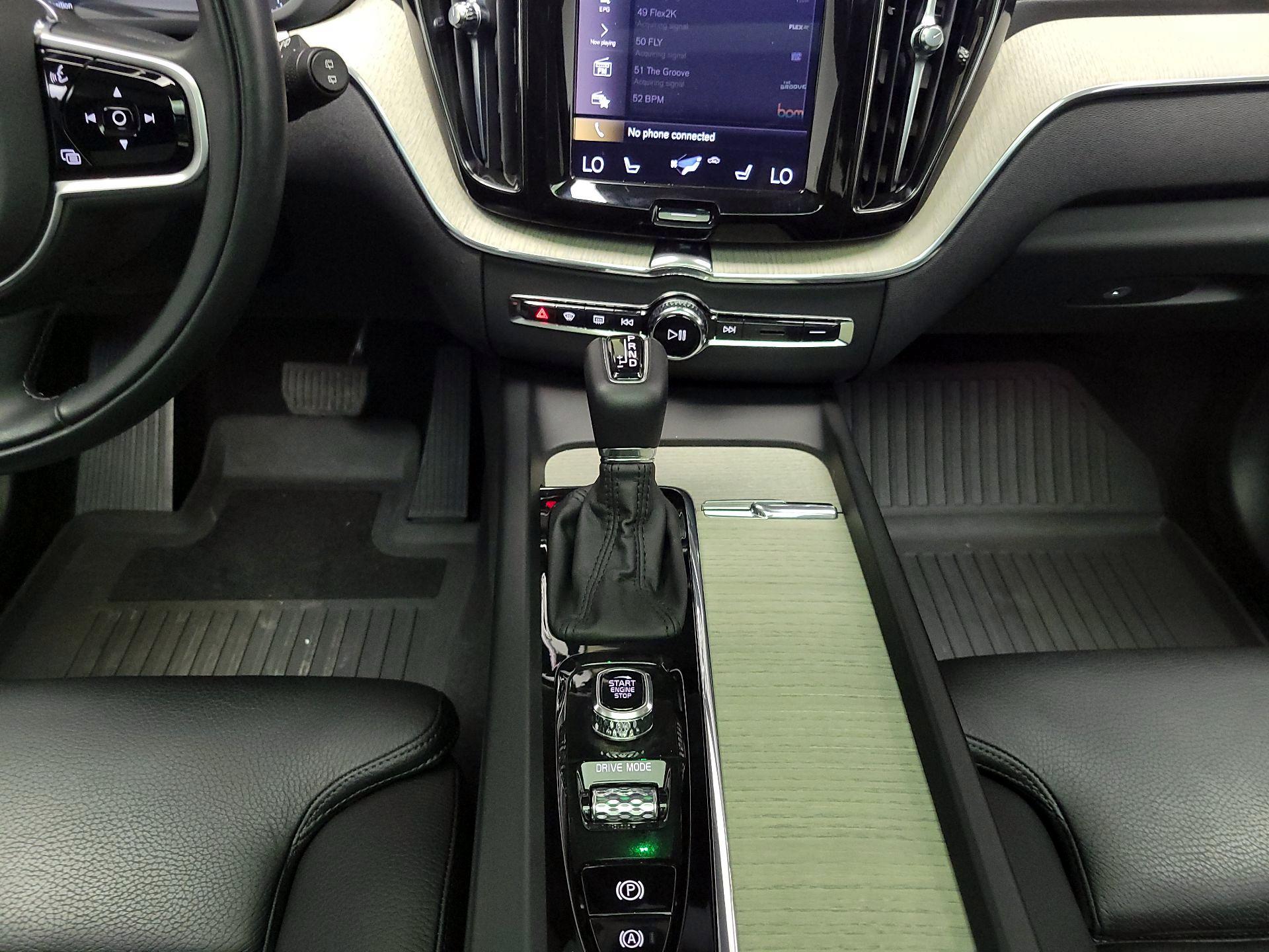 Thumbnail: 2020 Volvo XC60 - 18