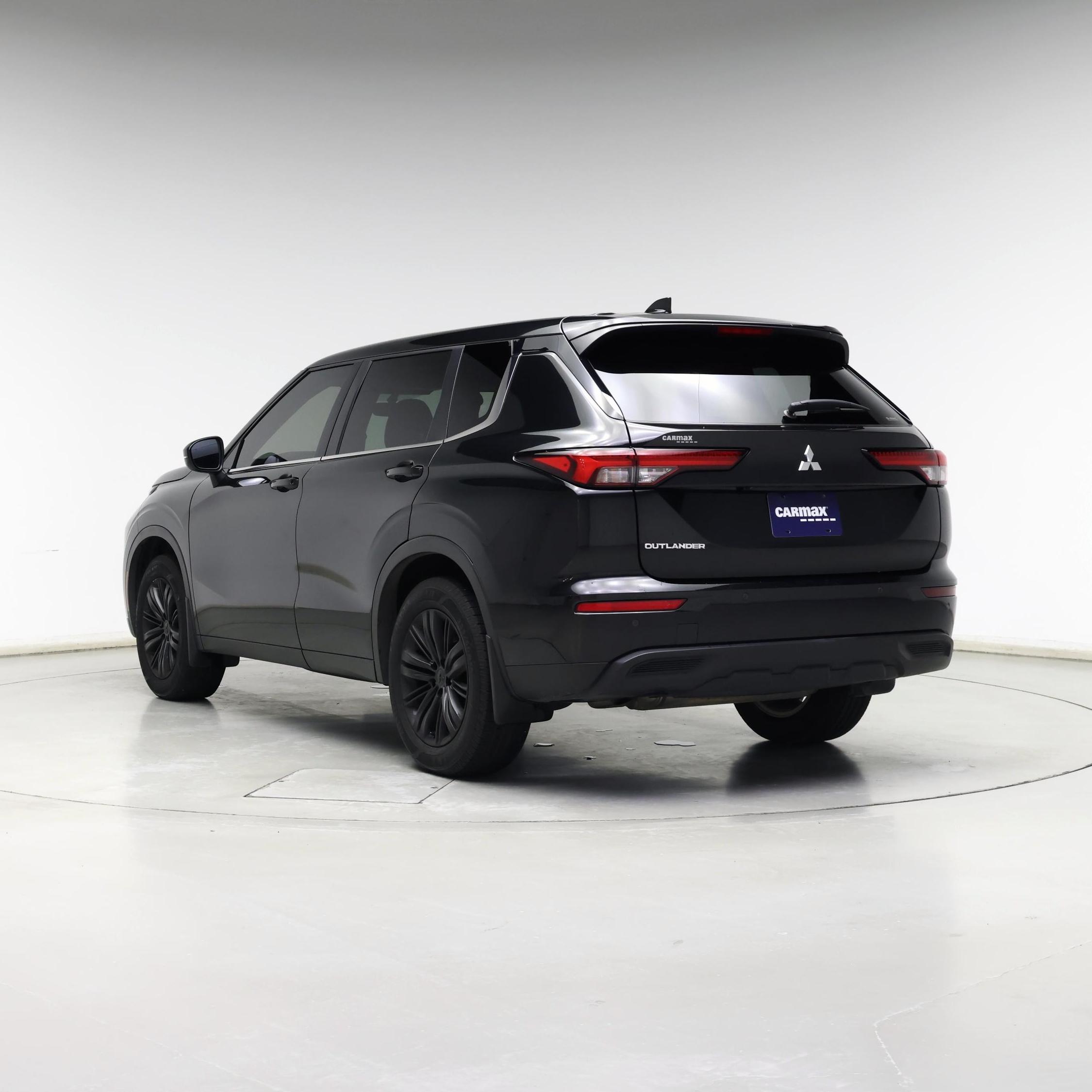 Thumbnail: 2022 Mitsubishi Outlander - 2