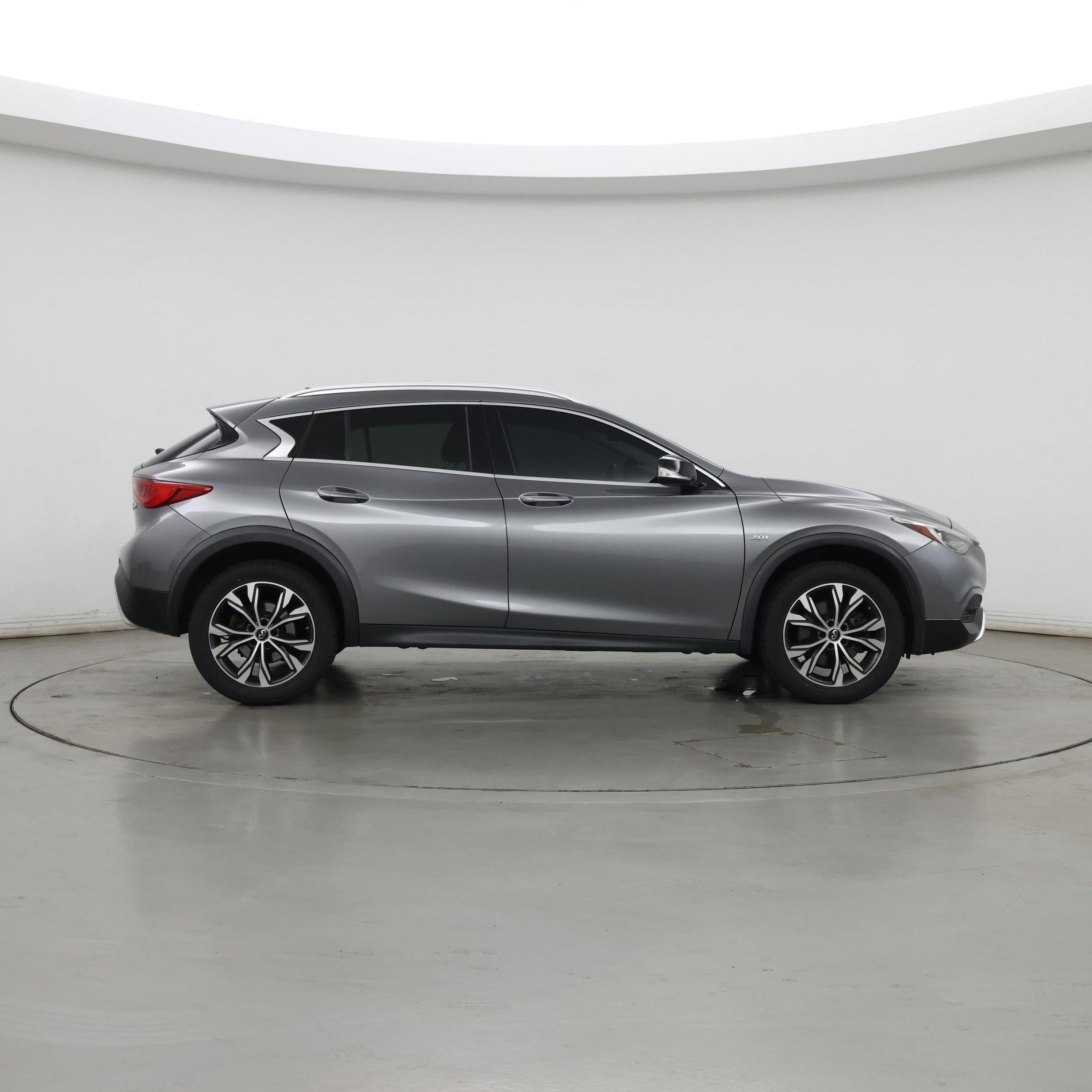 Thumbnail: 2017 INFINITI QX30 - 7