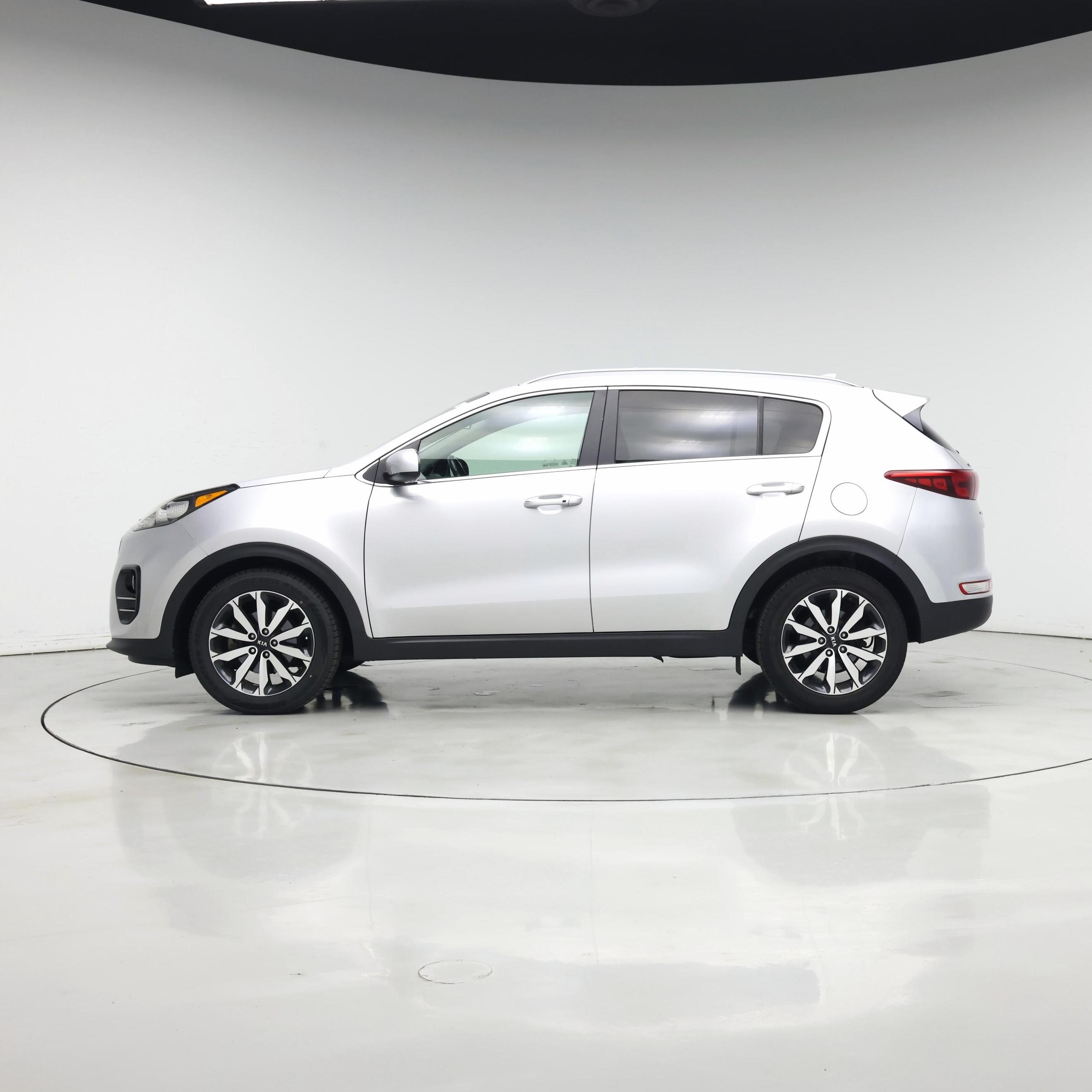 Thumbnail: 2017 Kia Sportage - 3