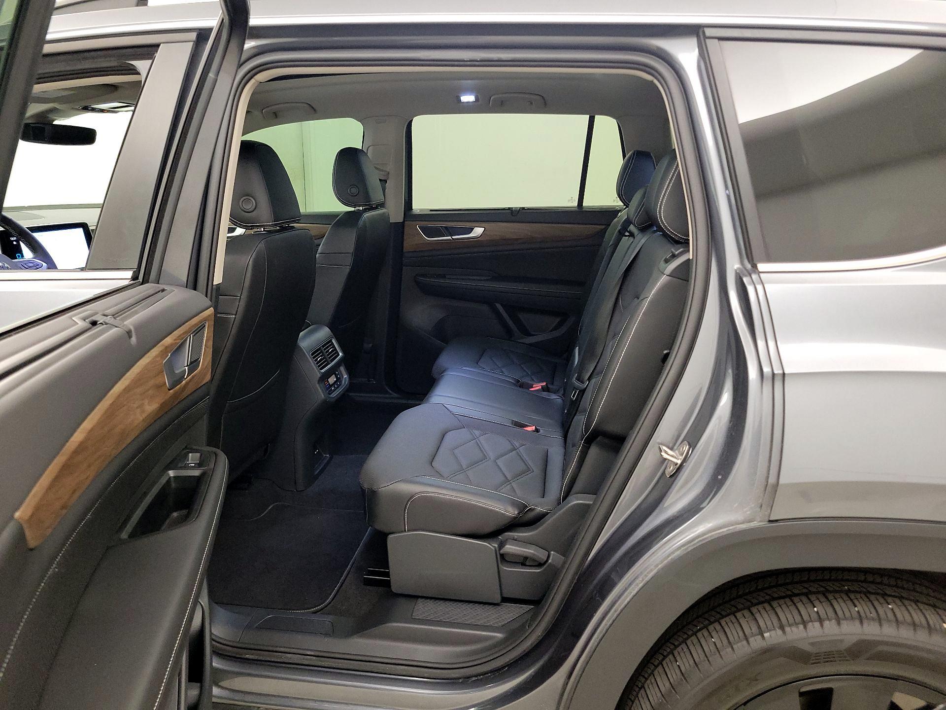 Thumbnail: 2024 Volkswagen Atlas - 20