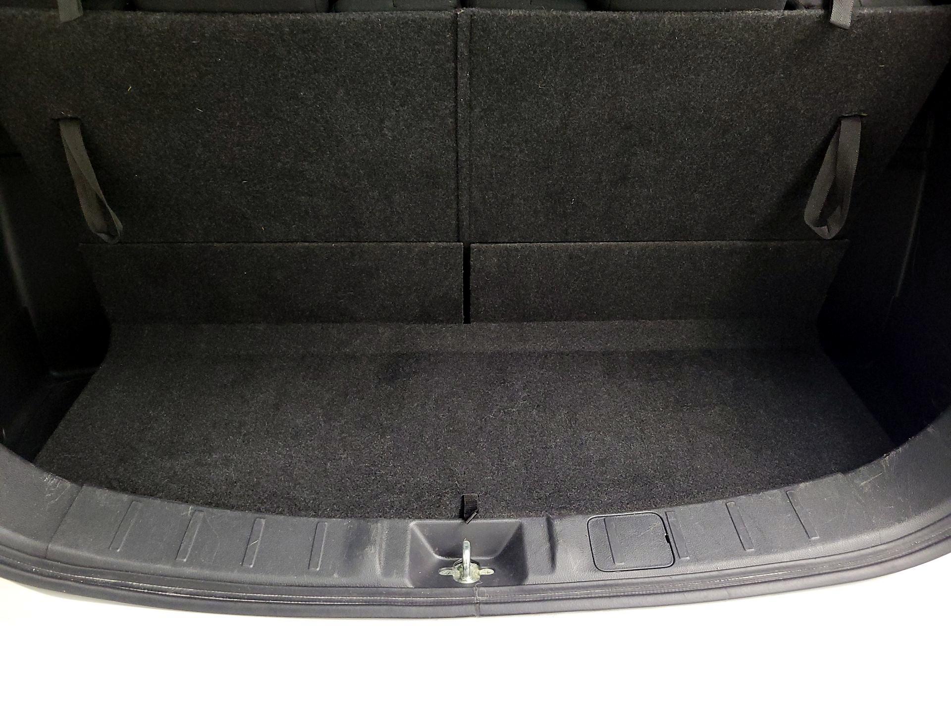 Thumbnail: 2016 Mitsubishi Outlander - 20