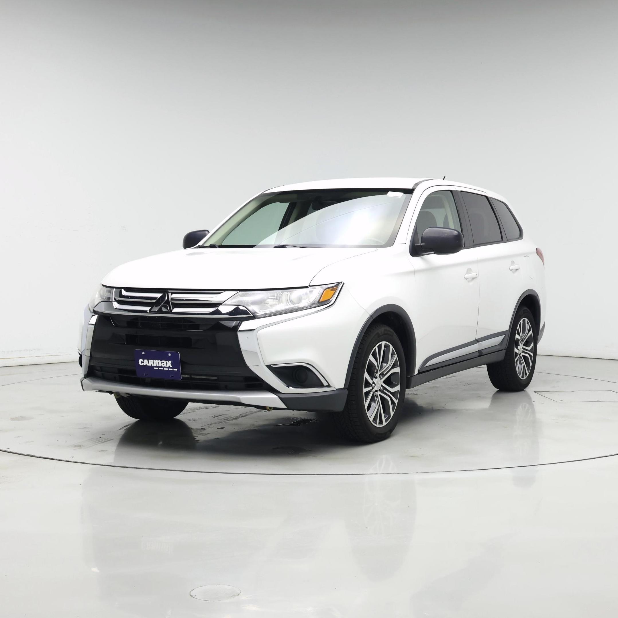 Thumbnail: 2016 Mitsubishi Outlander - 4