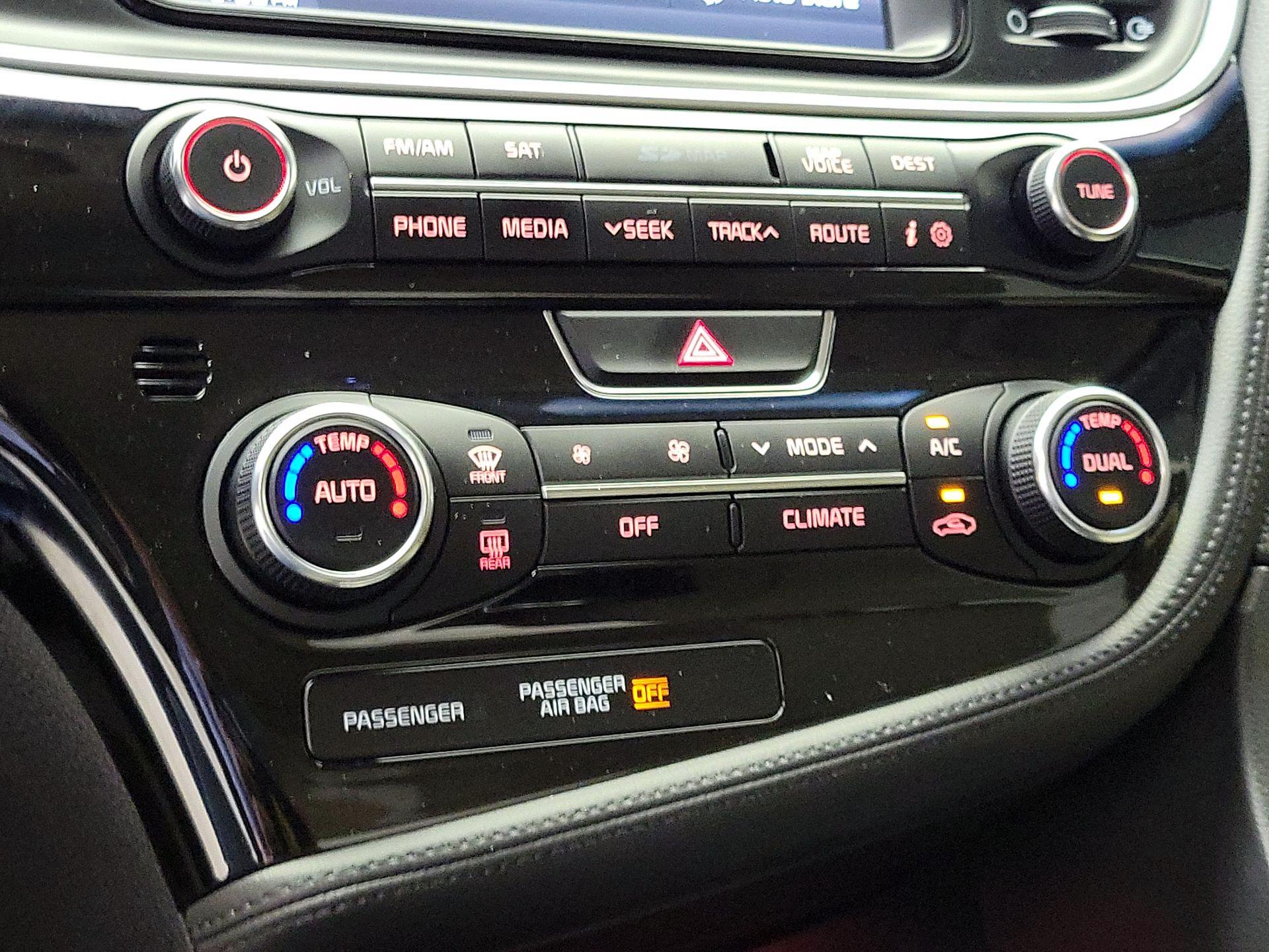Thumbnail: 2014 Kia Optima - 17