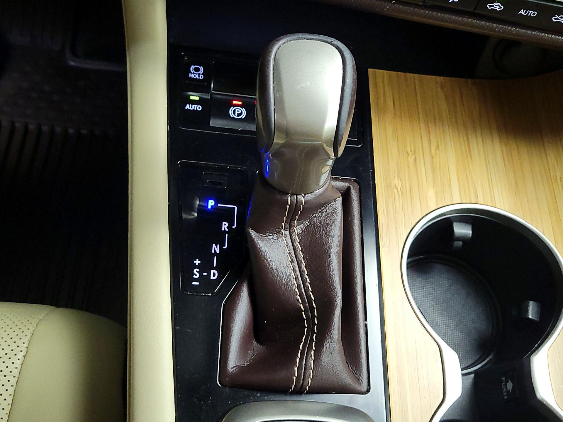 Thumbnail: 2017 Lexus RX - 18