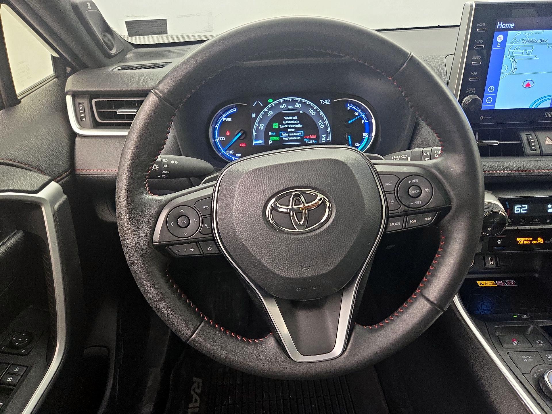 Thumbnail: 2022 Toyota RAV4 - 10