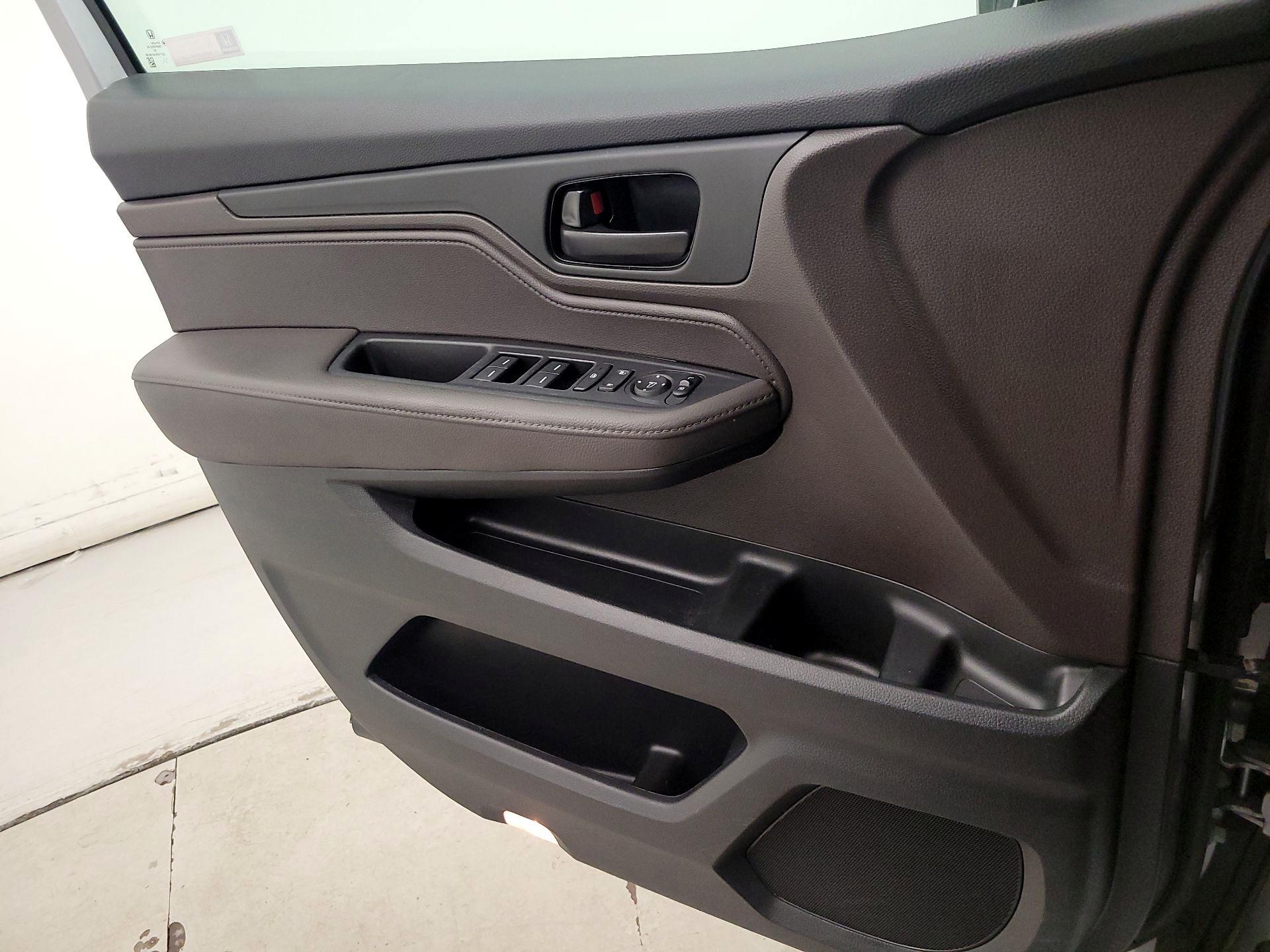 Thumbnail: 2019 Honda Odyssey - 12