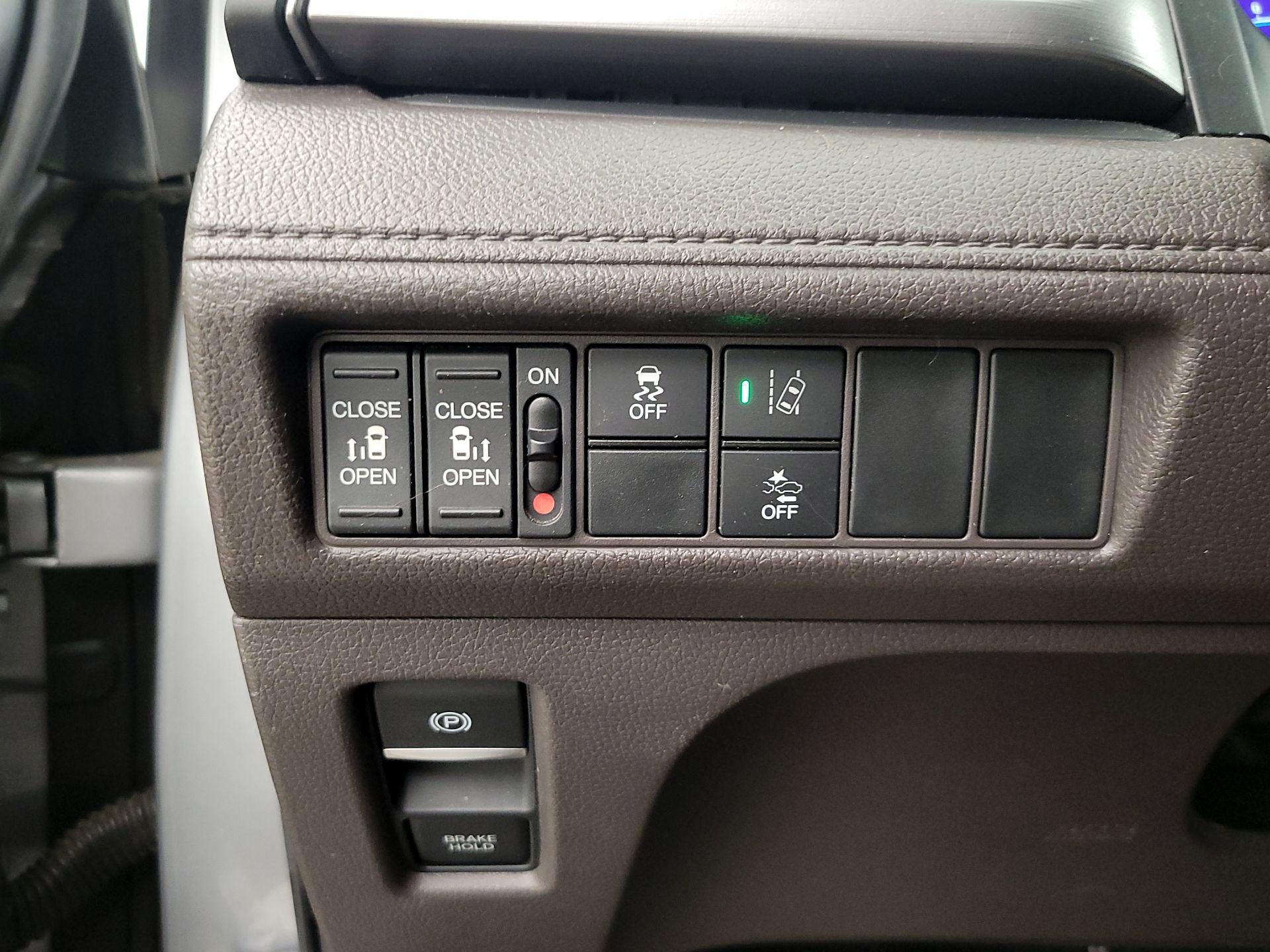 Thumbnail: 2019 Honda Odyssey - 13
