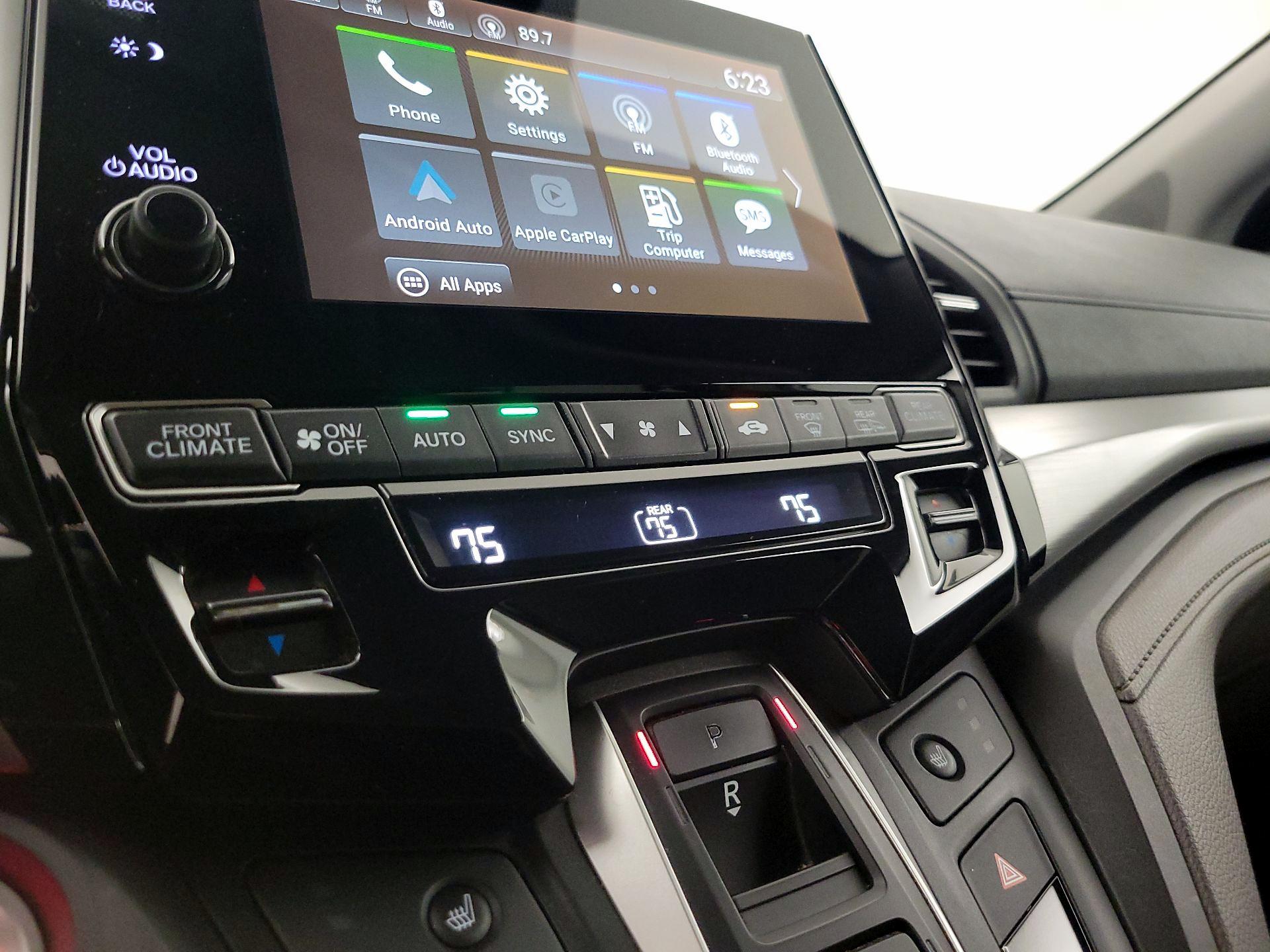 Thumbnail: 2019 Honda Odyssey - 16
