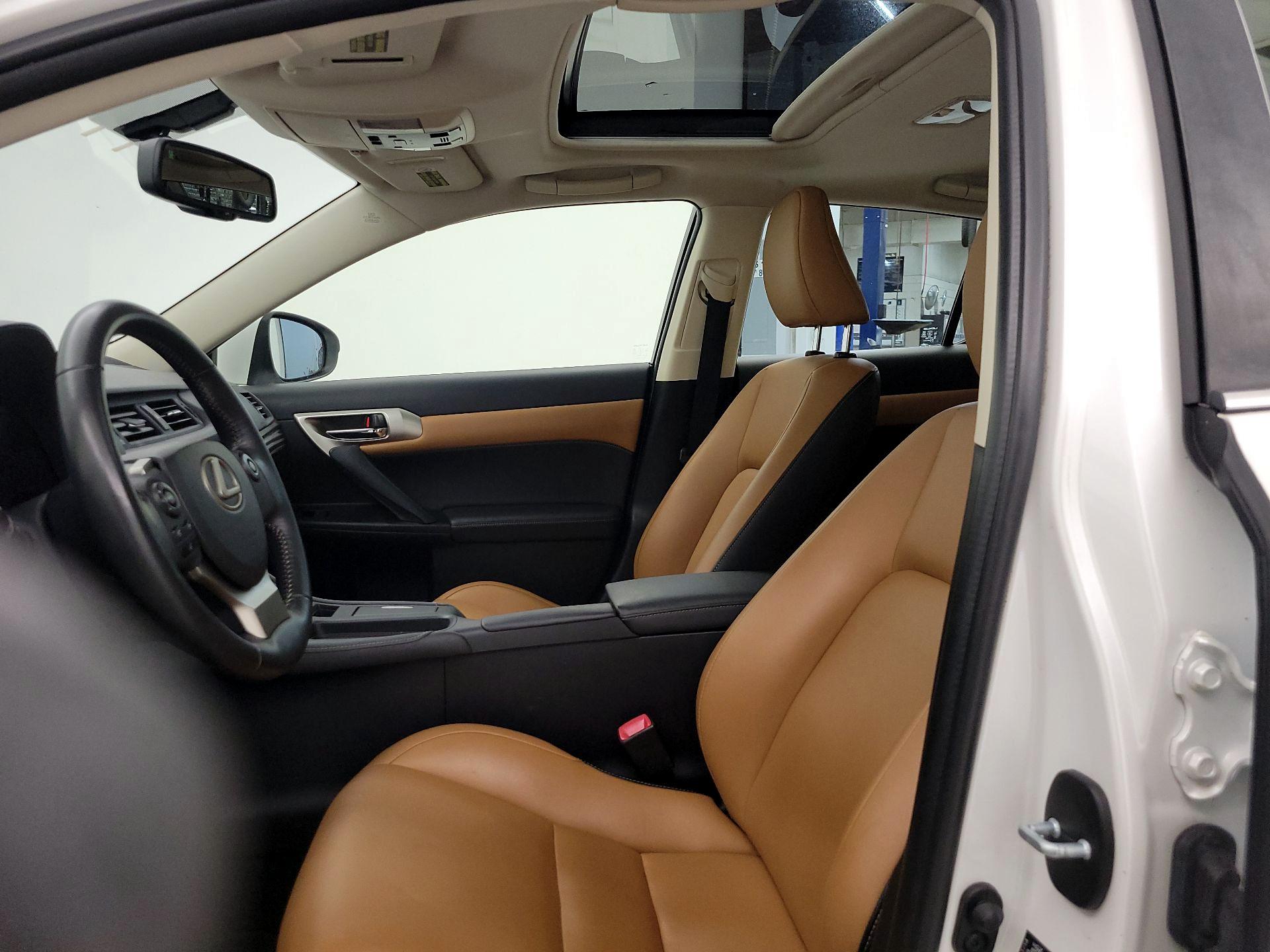 Thumbnail: 2015 Lexus CT - 19