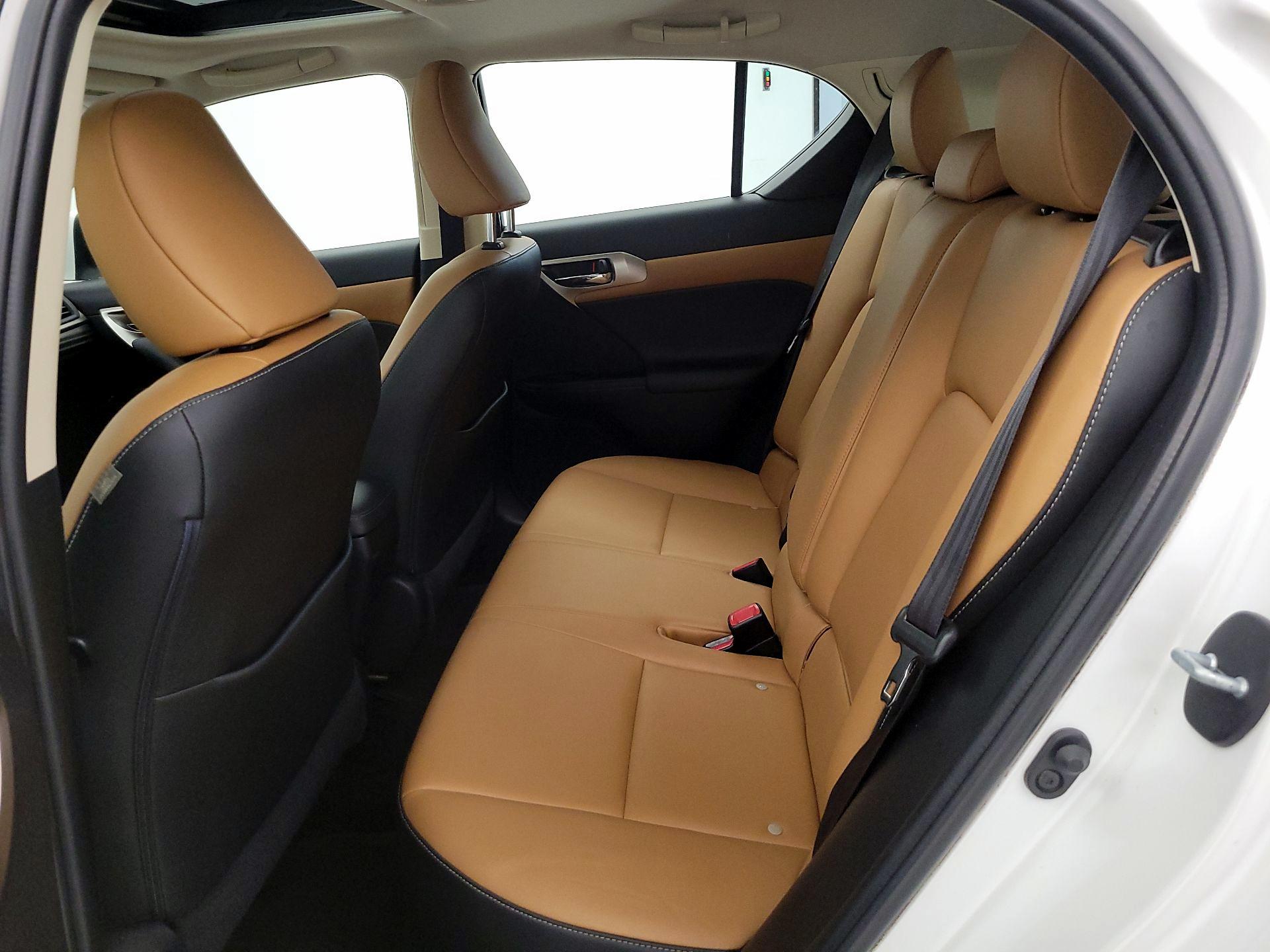 Thumbnail: 2015 Lexus CT - 20