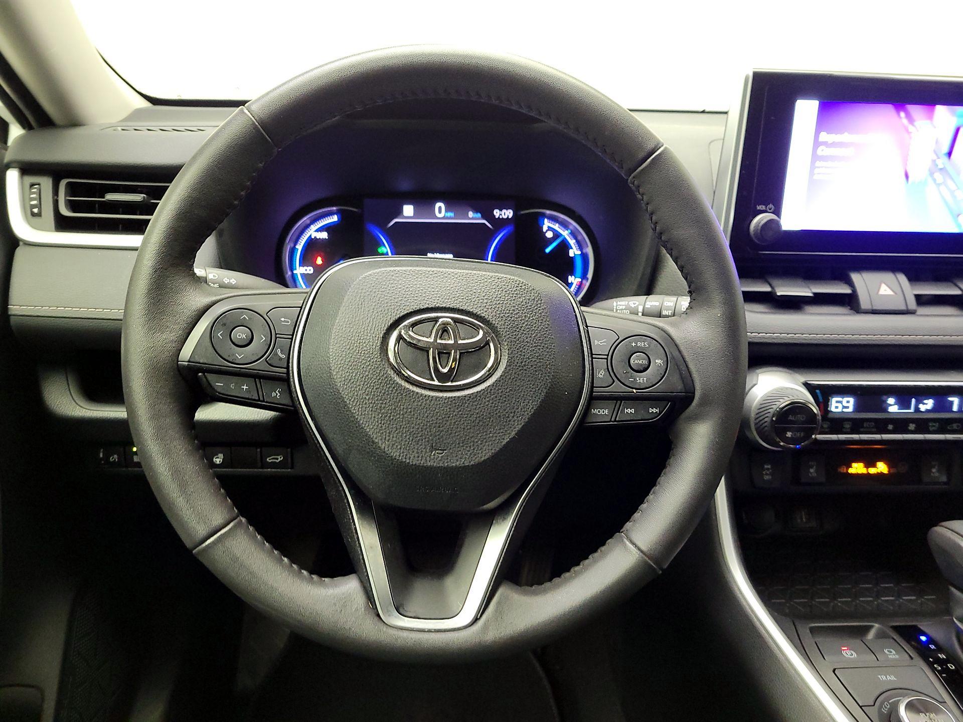 Thumbnail: 2023 Toyota RAV4 - 10