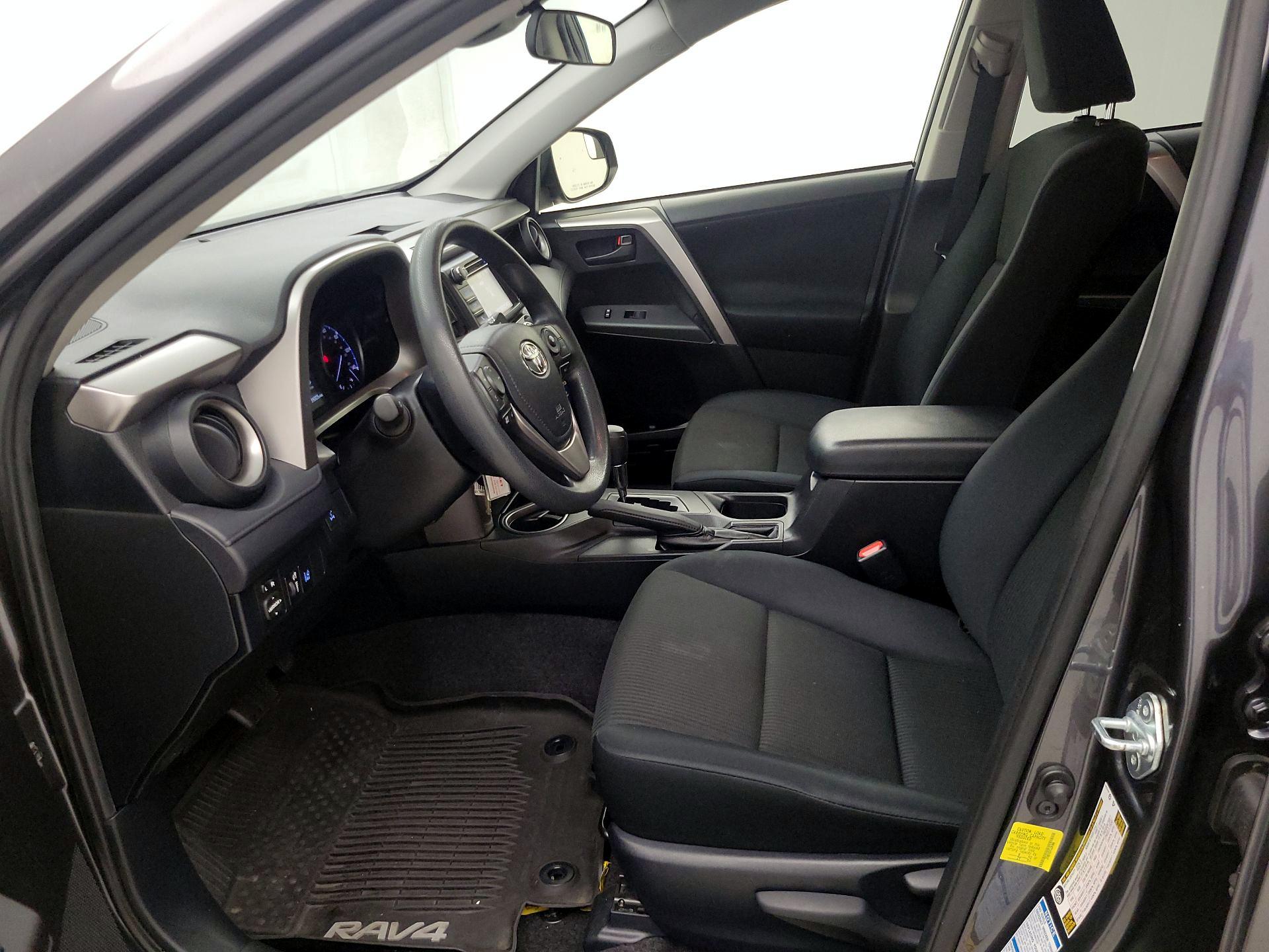 Thumbnail: 2018 Toyota RAV4 - 11