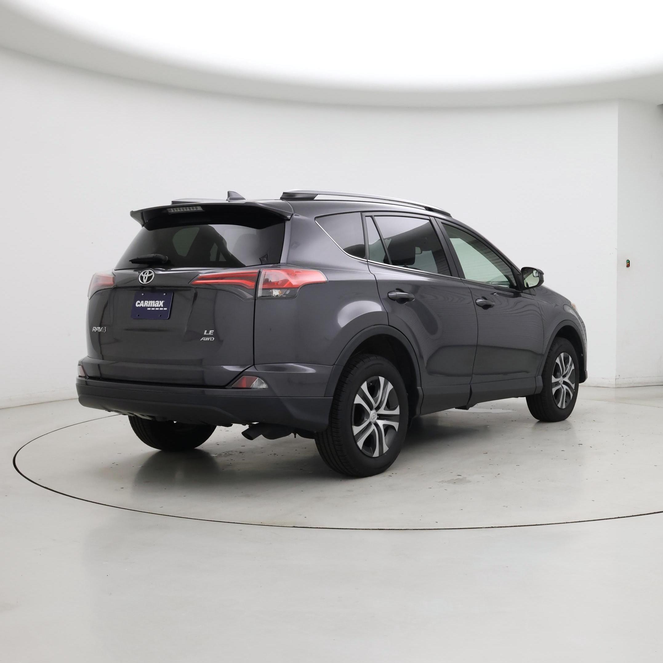 Thumbnail: 2018 Toyota RAV4 - 8