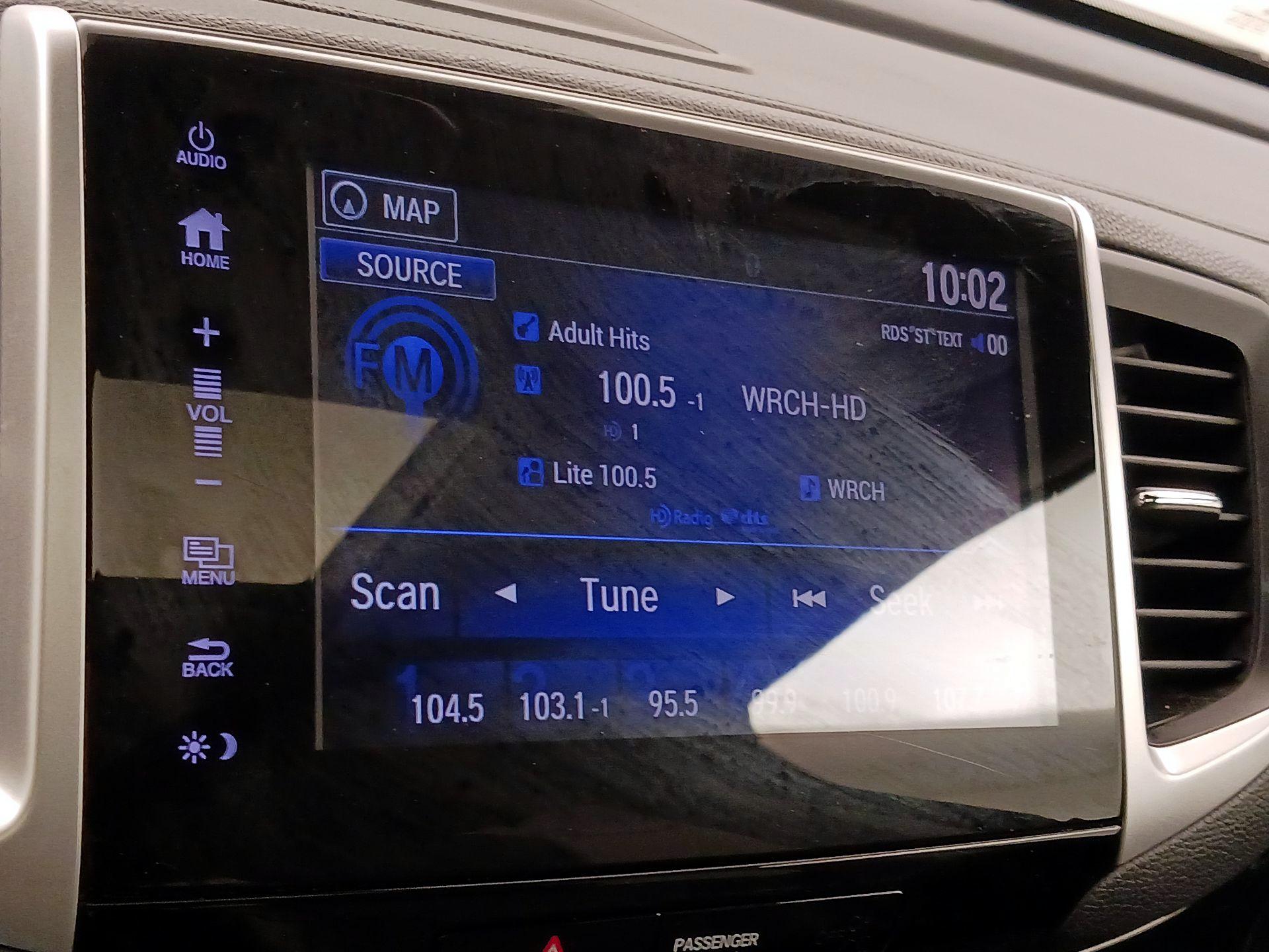 Thumbnail: 2017 Honda Pilot - 15