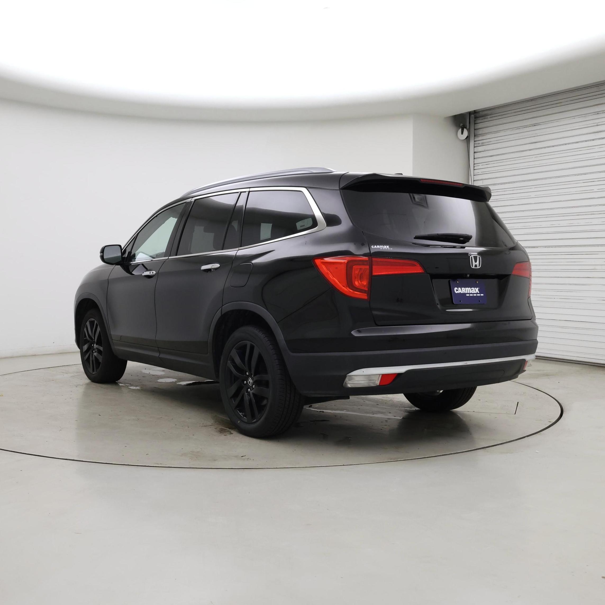 Thumbnail: 2017 Honda Pilot - 2