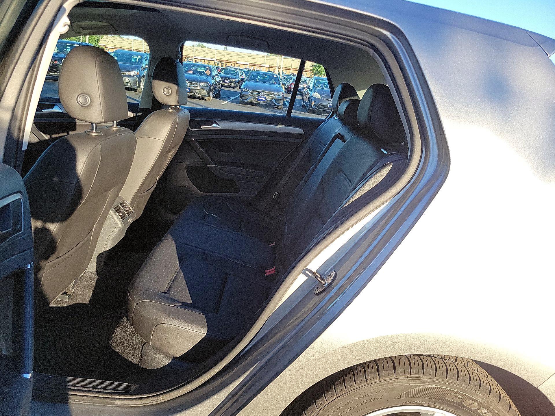 Thumbnail: 2017 Volkswagen Golf - 18