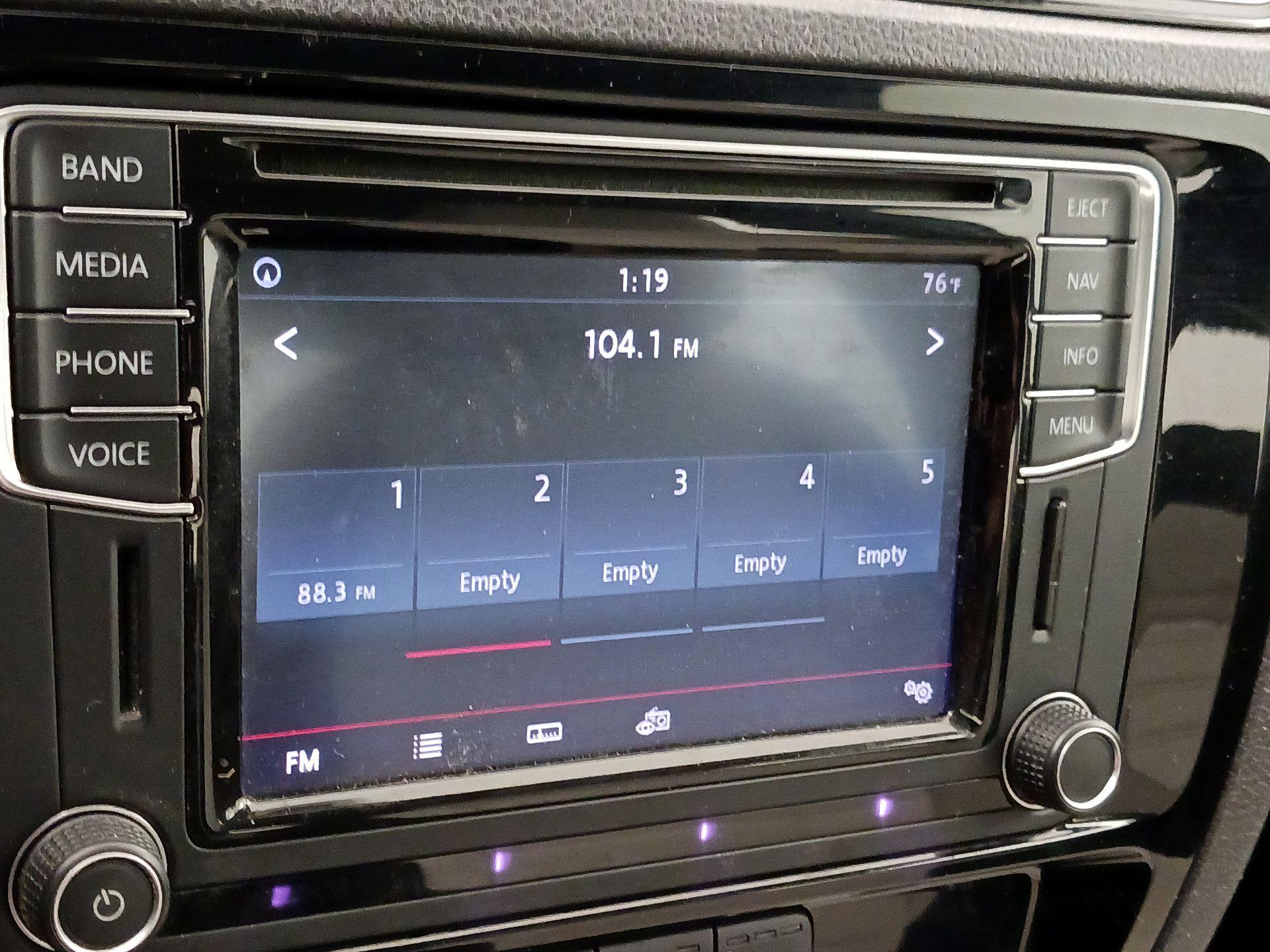 Thumbnail: 2016 Volkswagen Jetta - 16