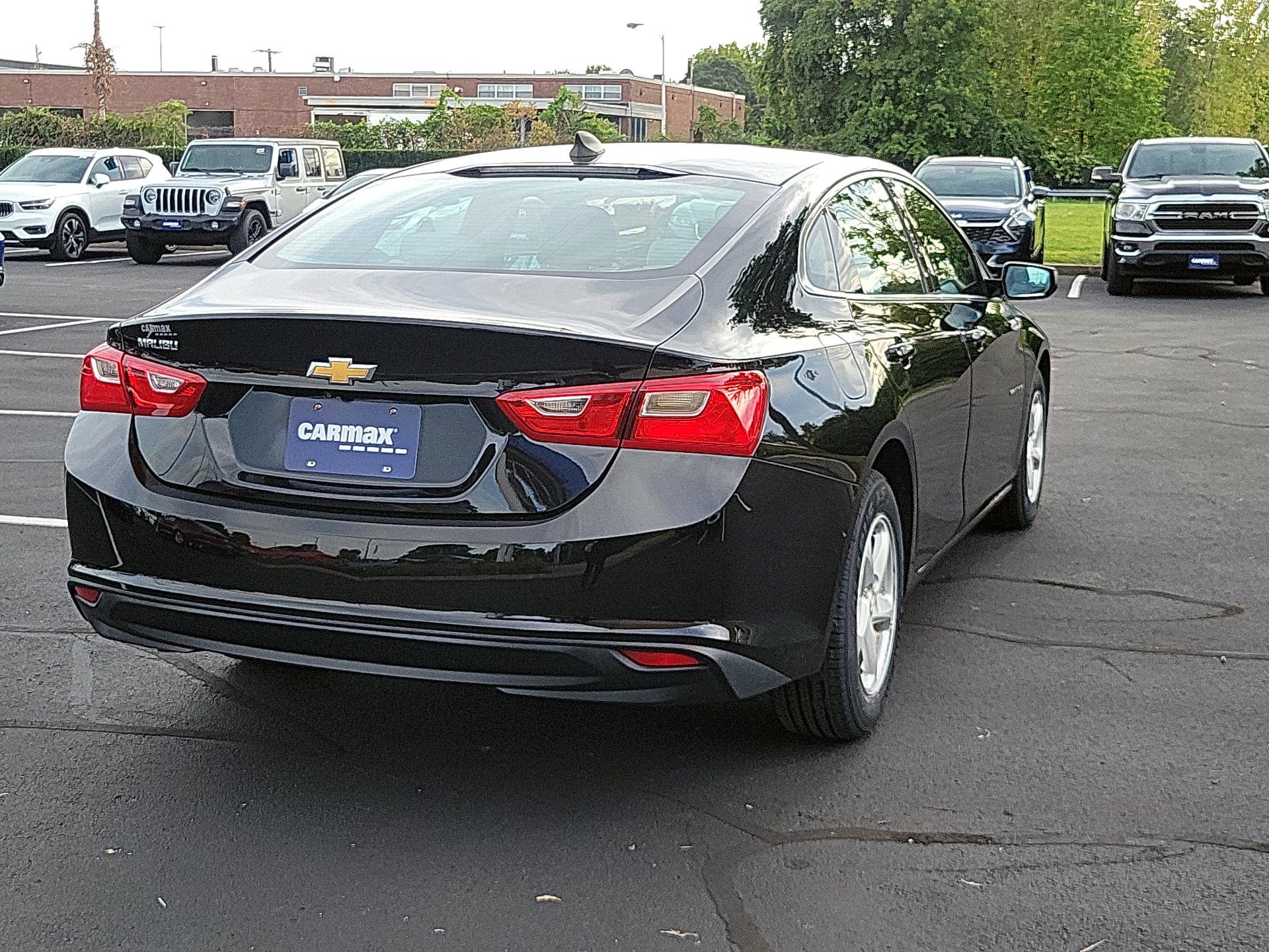 Thumbnail: 2018 Chevrolet Malibu - 5