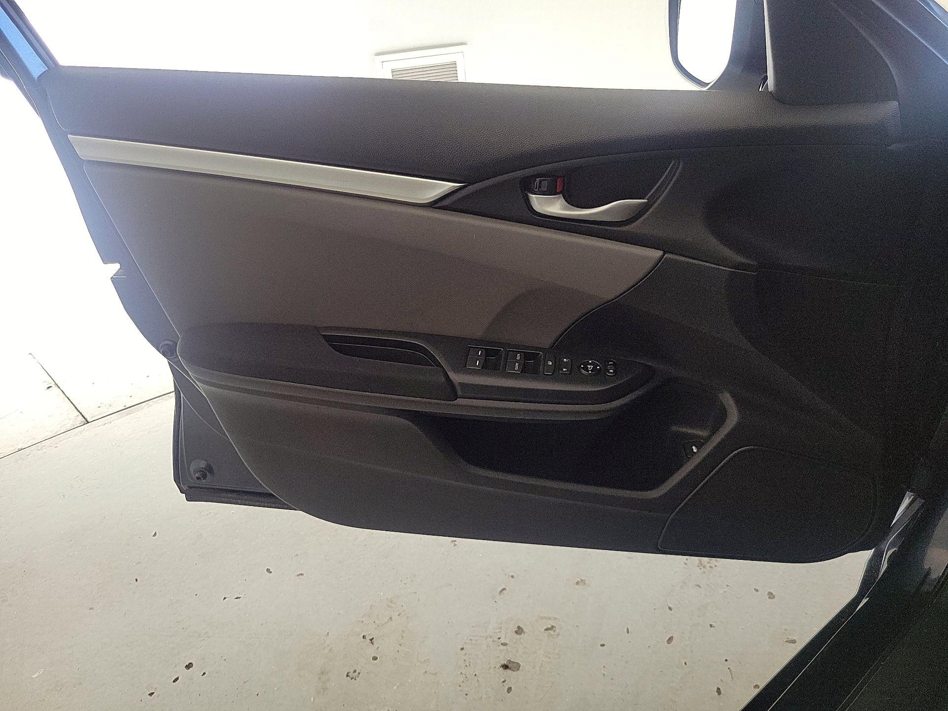 Thumbnail: 2016 Honda Civic - 12