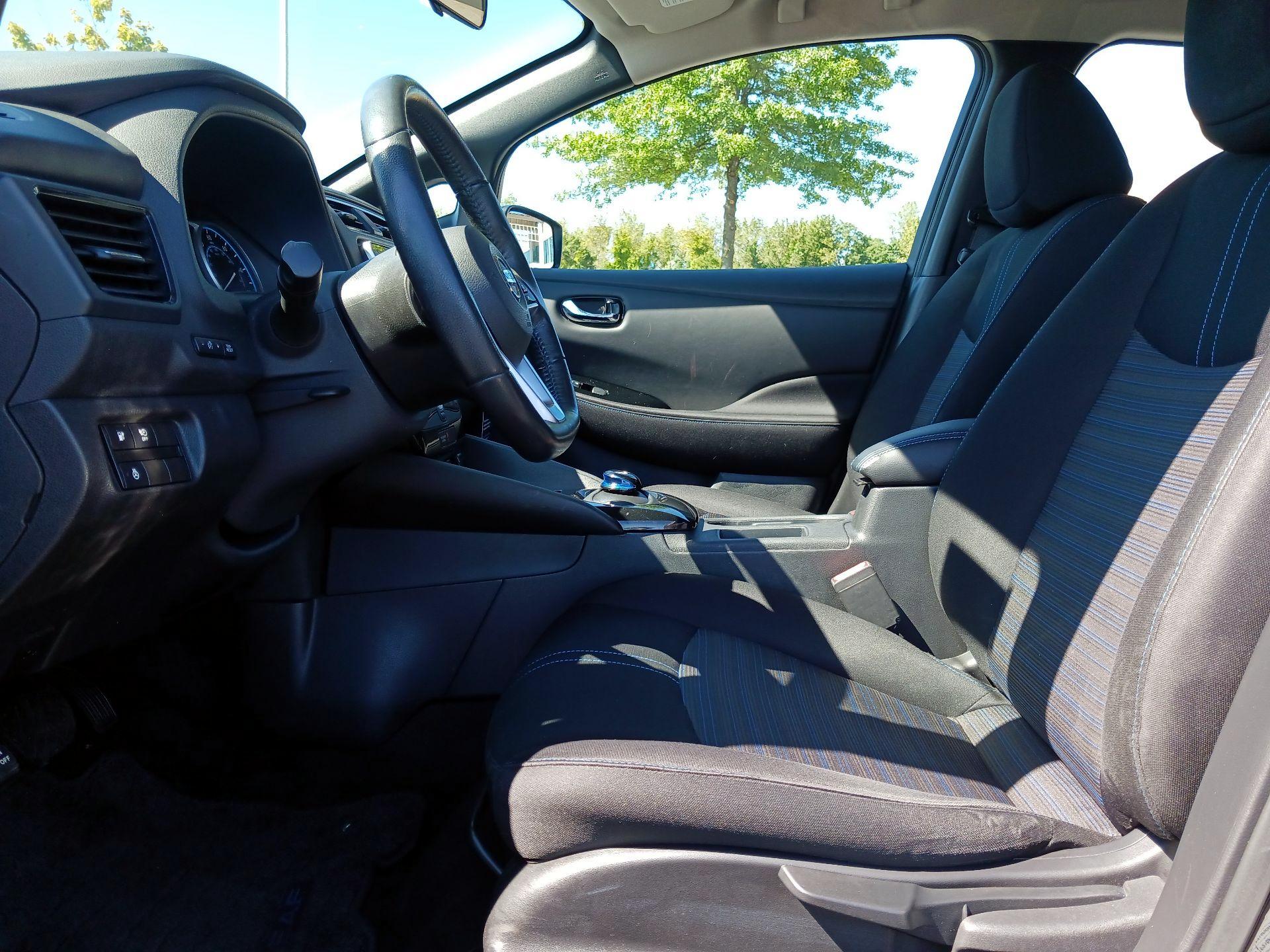 Thumbnail: 2019 Nissan Leaf - 9