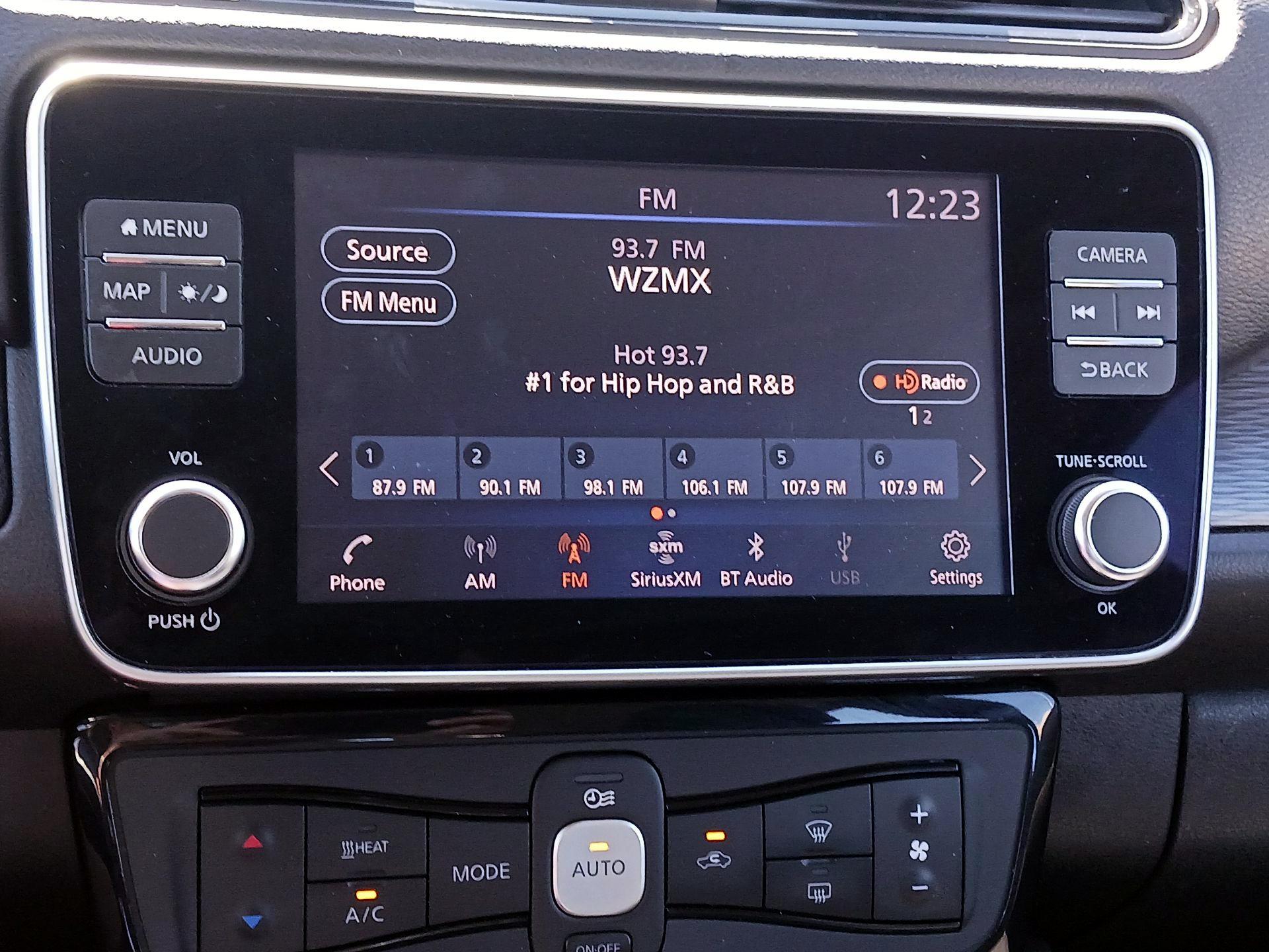 Thumbnail: 2019 Nissan Leaf - 14