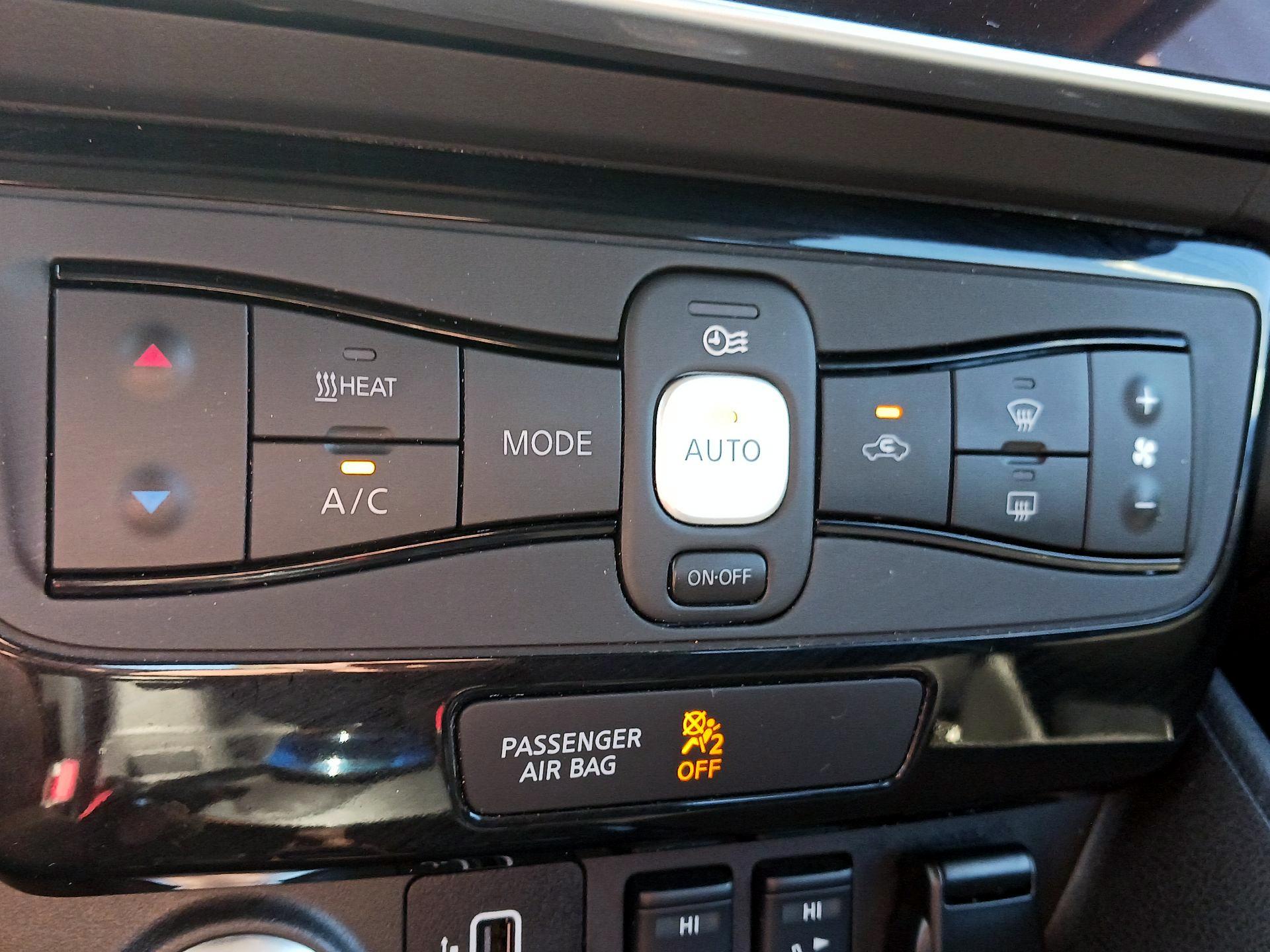 Thumbnail: 2019 Nissan Leaf - 15