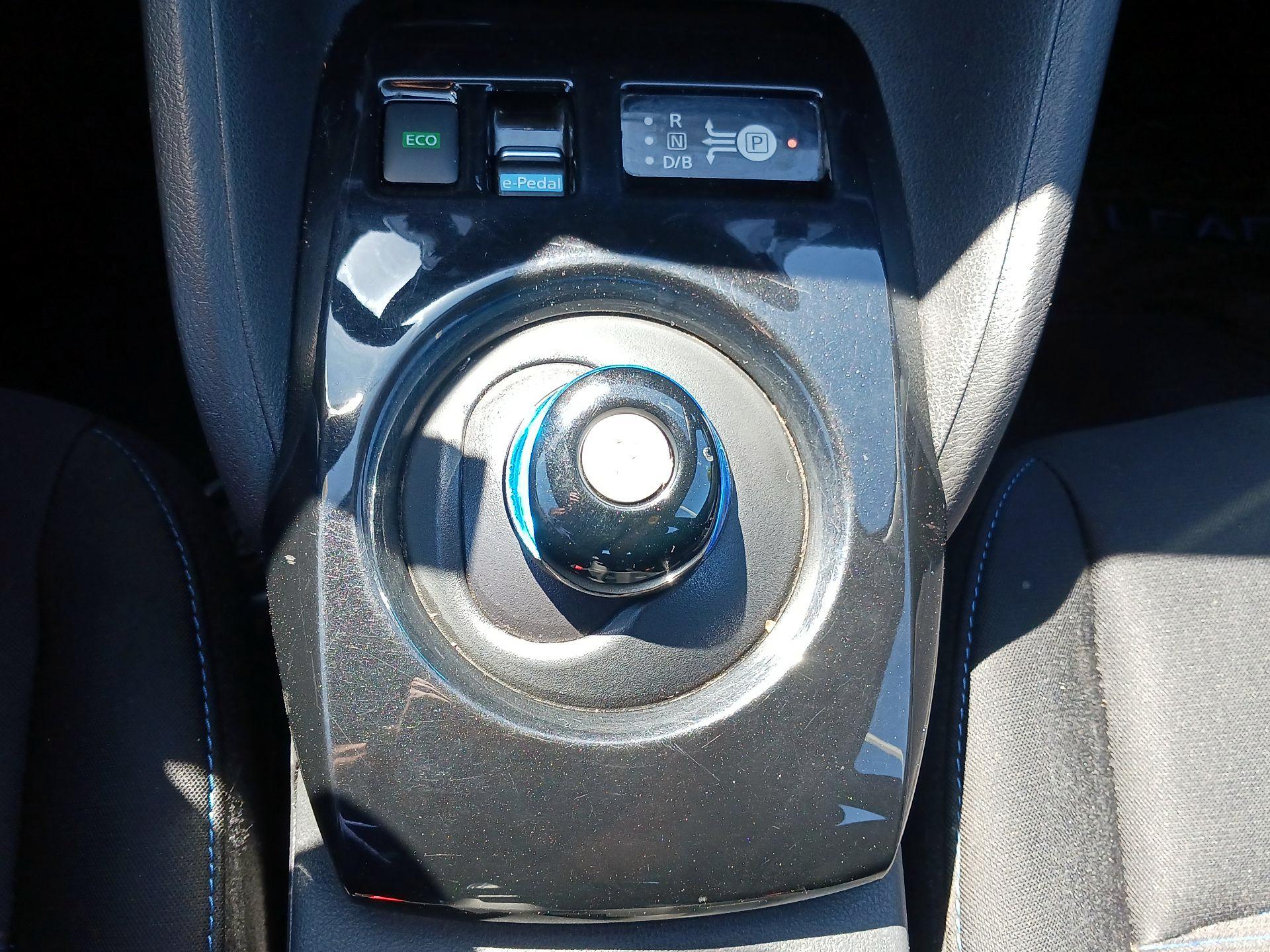 Thumbnail: 2019 Nissan Leaf - 16