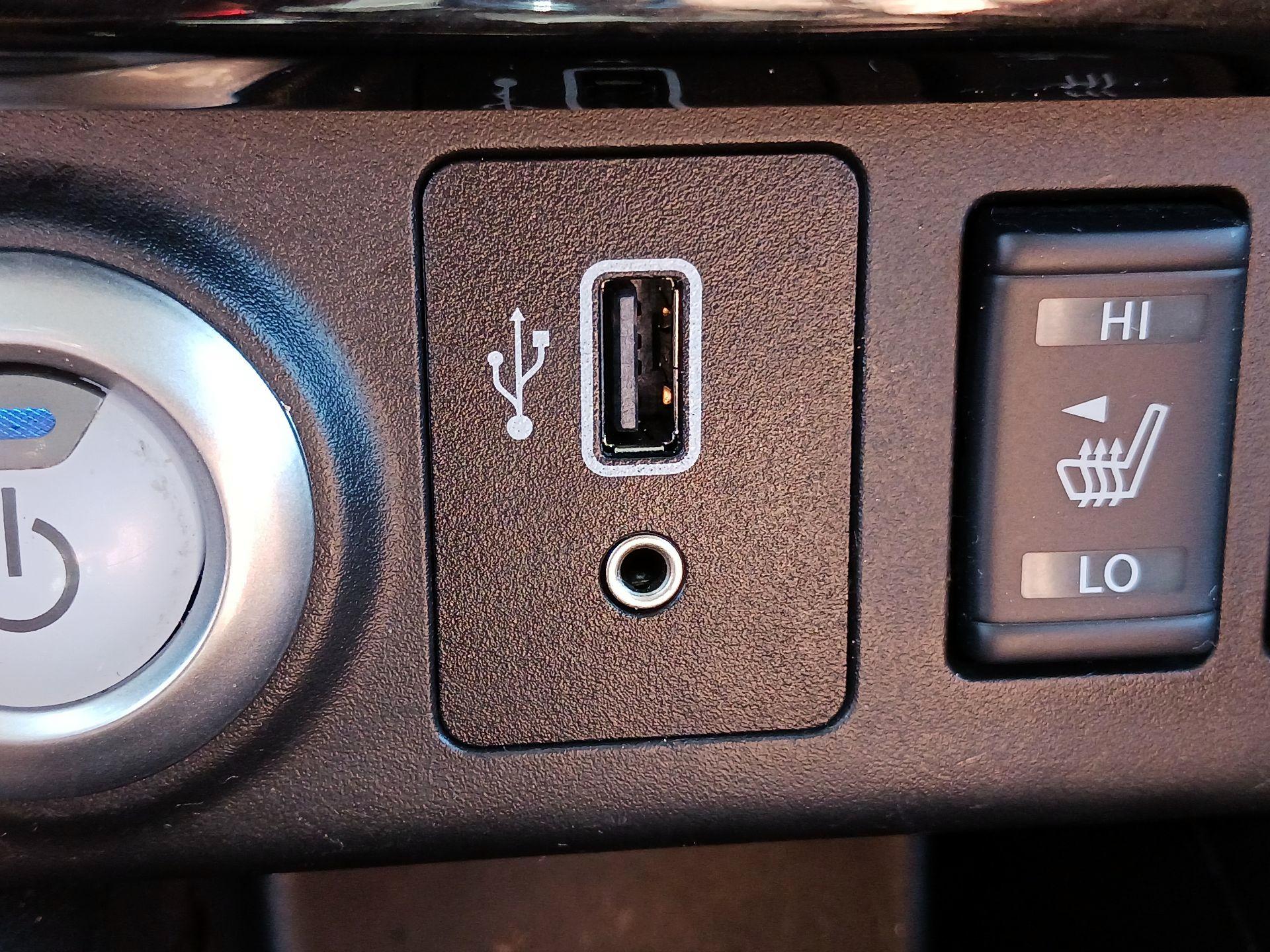 Thumbnail: 2019 Nissan Leaf - 17