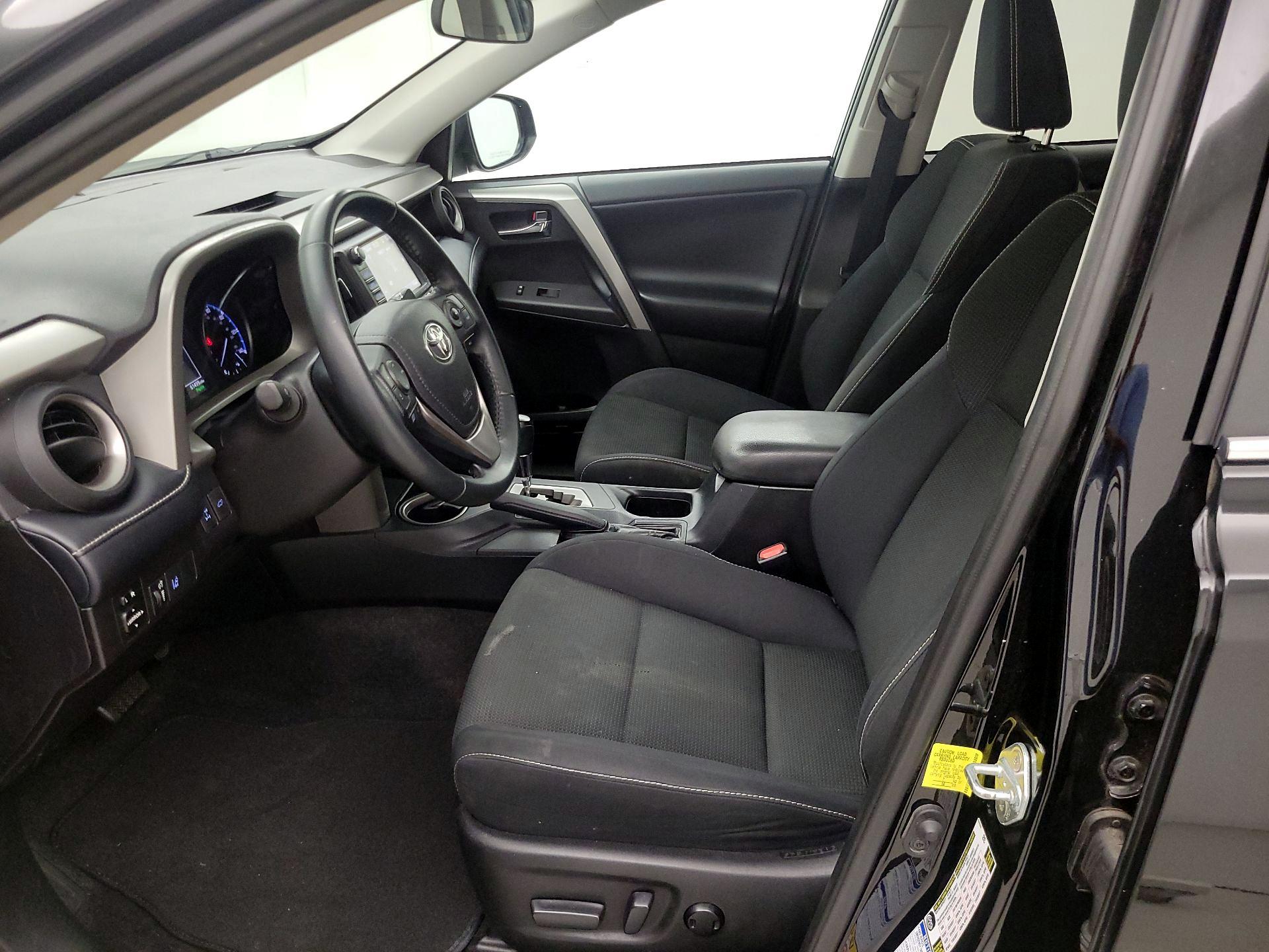 Thumbnail: 2018 Toyota RAV4 - 11